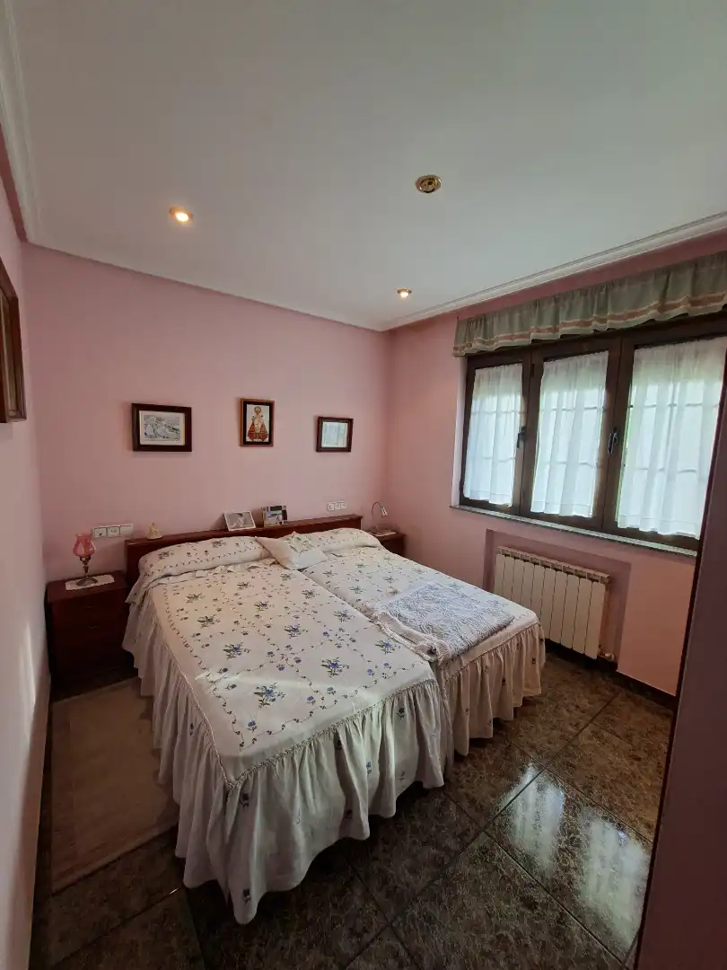 Bedroom of Houses for sale in Soto del Barco  with Heating, Private garden and Parquet flooring