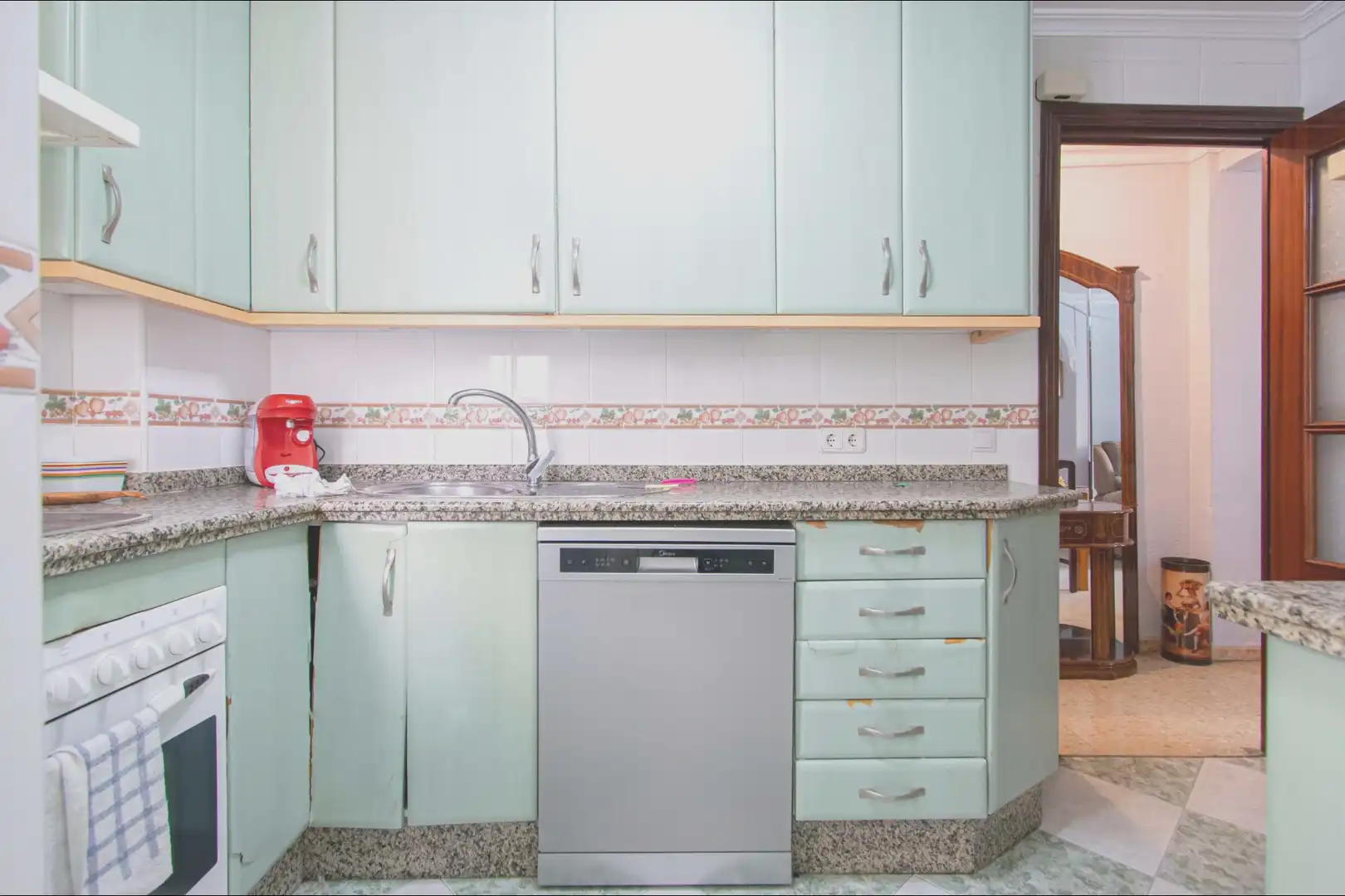 Kitchen of Ground floor for sale in Sevilla  with Air Conditioner and Heating
