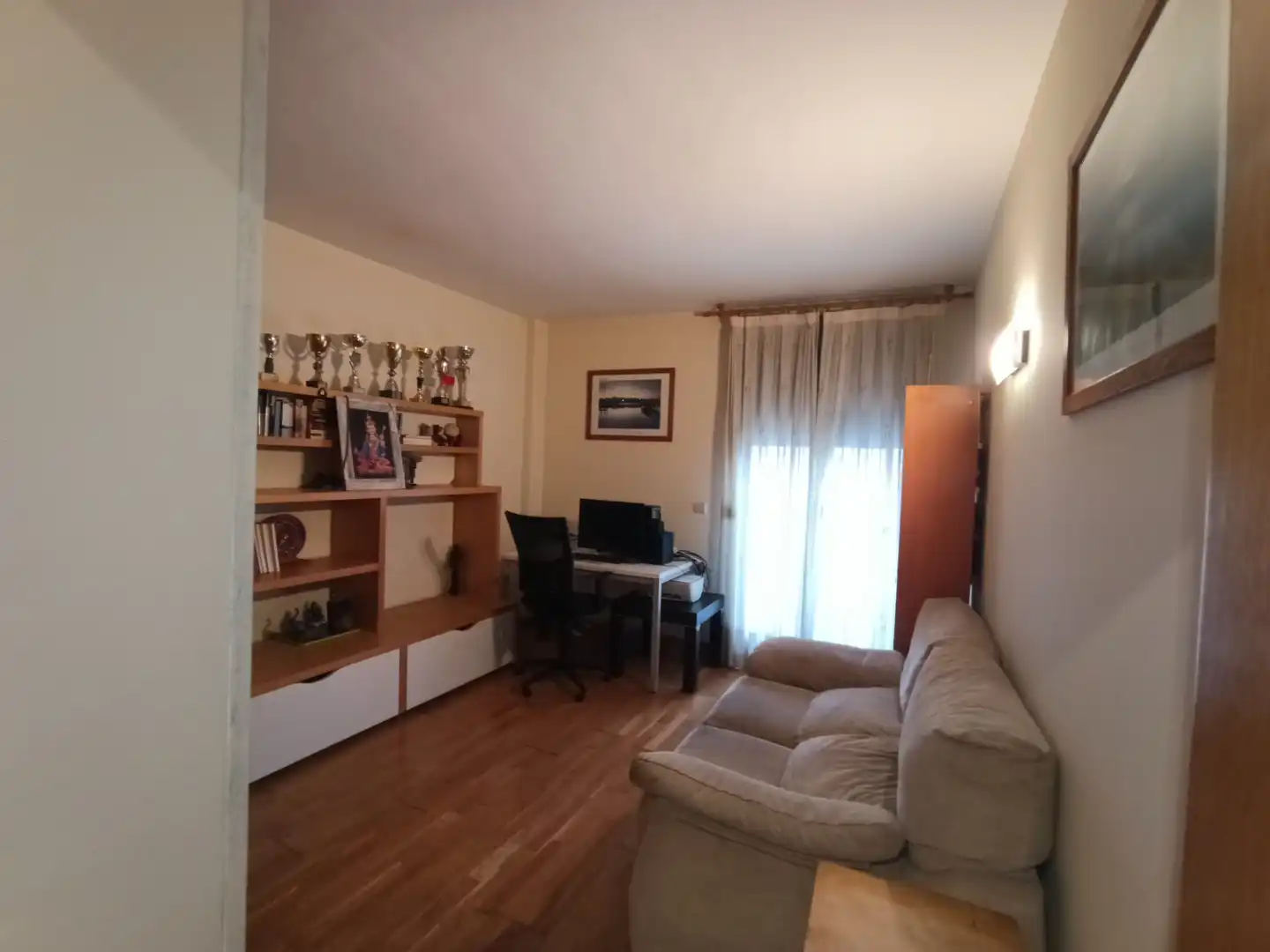 Sala d'estar de Casa adosada en venda en Parla amb Aire condicionat, Calefacció i Terrassa