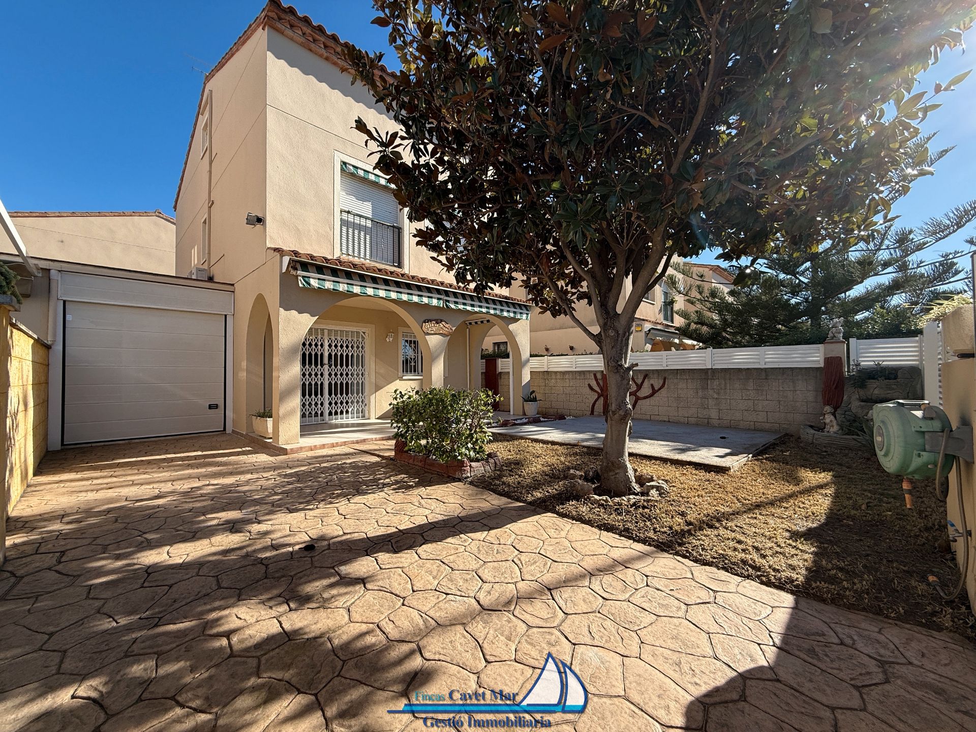 Vista exterior de Casa o chalet en venta en Cambrils con Aire acondicionado, Calefacción y Jardín privado