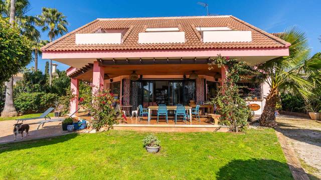 Casa-chalet en Venta en Huerta Belón - Calvario