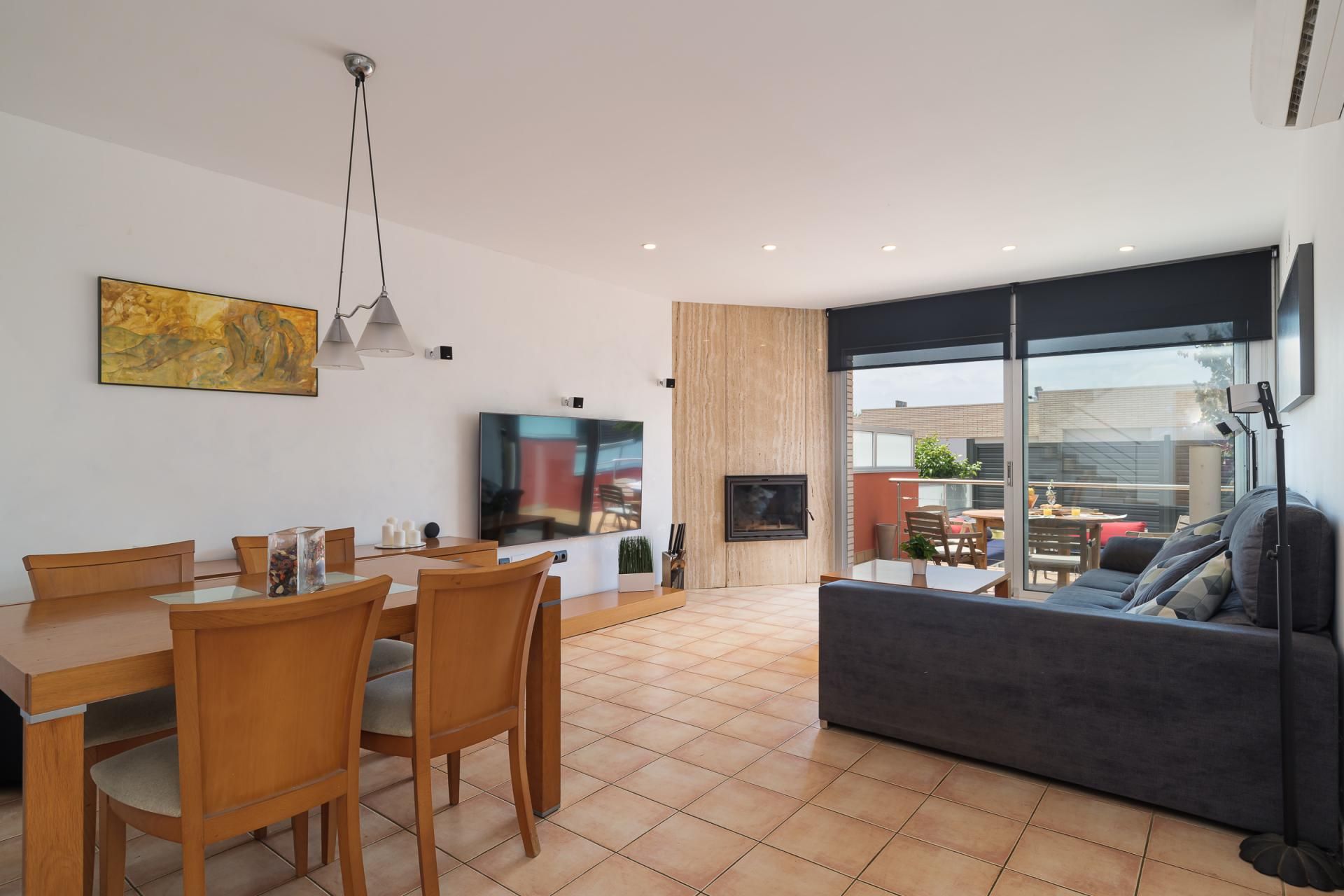 Sala d'estar de Casa adosada en venda en Sentmenat amb Calefacció, Terrassa i Forn