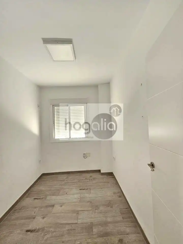 Habitación de Piso en venta en Sevilla con Aire acondicionado y Terraza
