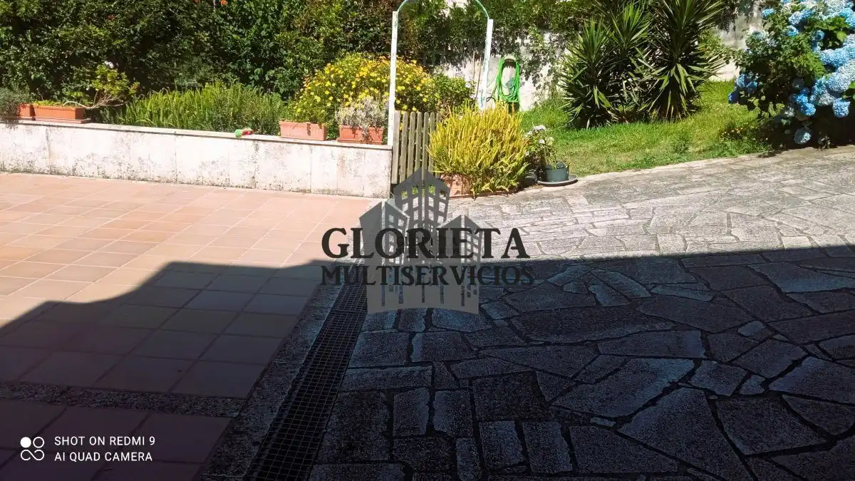Vista exterior de Casa o xalet en venda en Nigrán amb Calefacció, Parquet i Terrassa