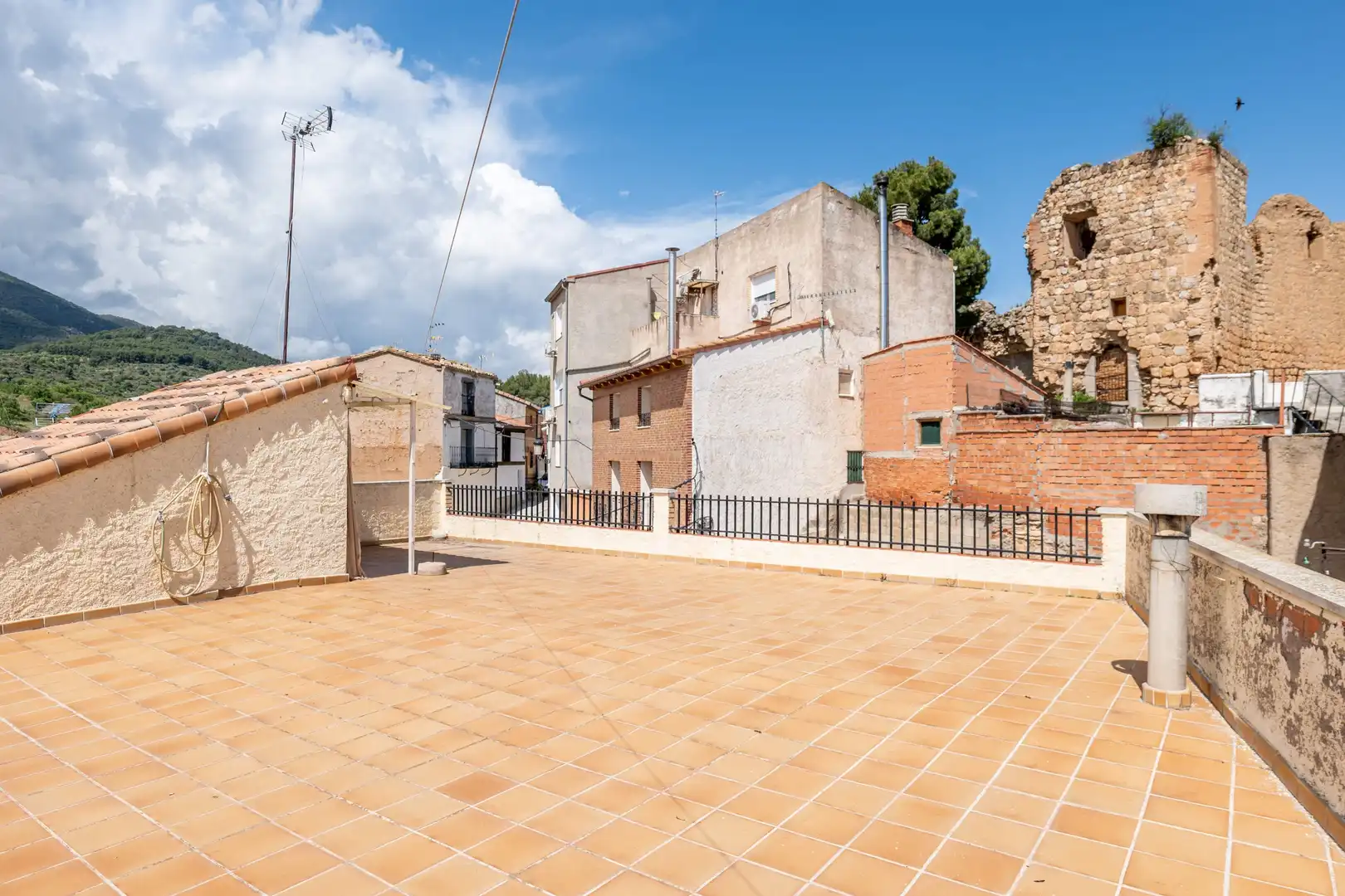 Terraza de Casa o chalet en venta en Almonacid de la Sierra con Calefacción y Amueblado