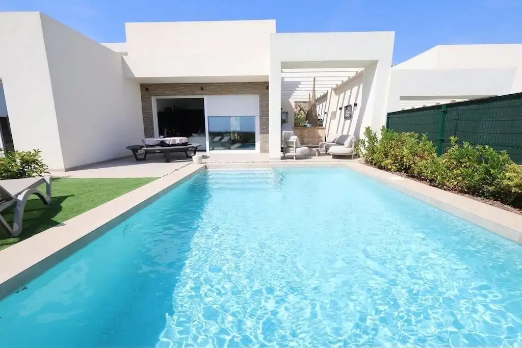 Villa avec piscine à vendre à Calle Daya Vieja