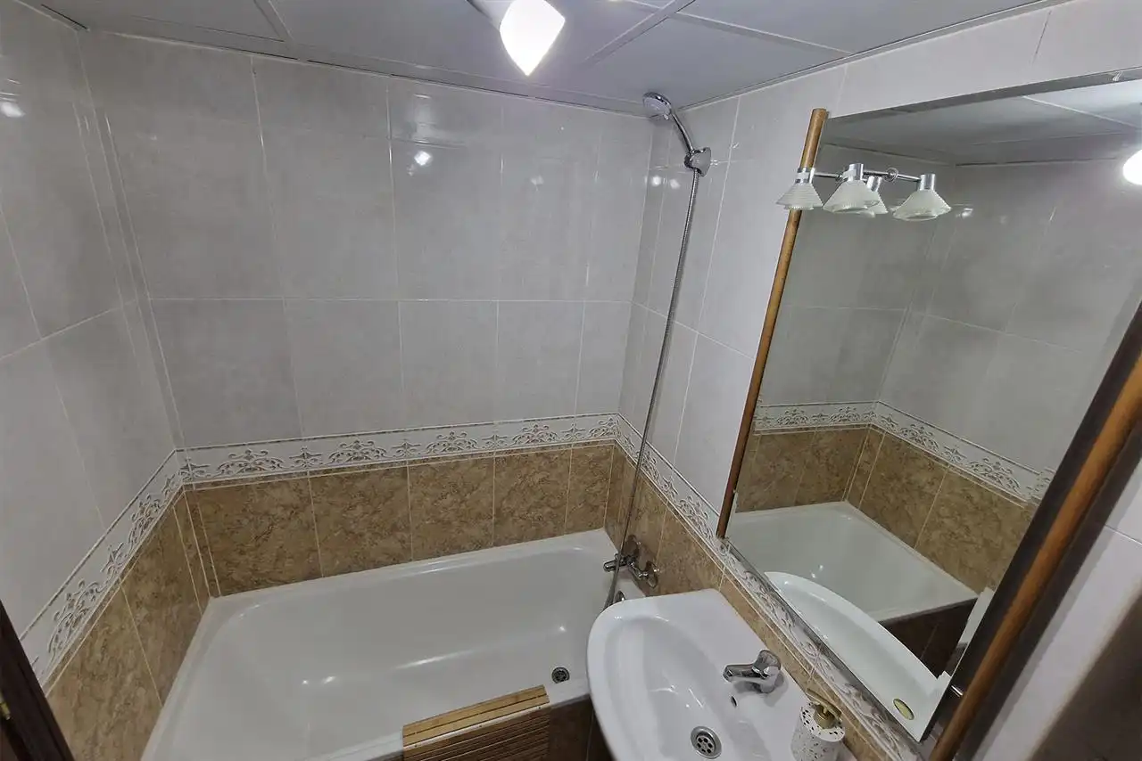 Bany de Pis de lloguer en Benalmádena amb Piscina i Moblat