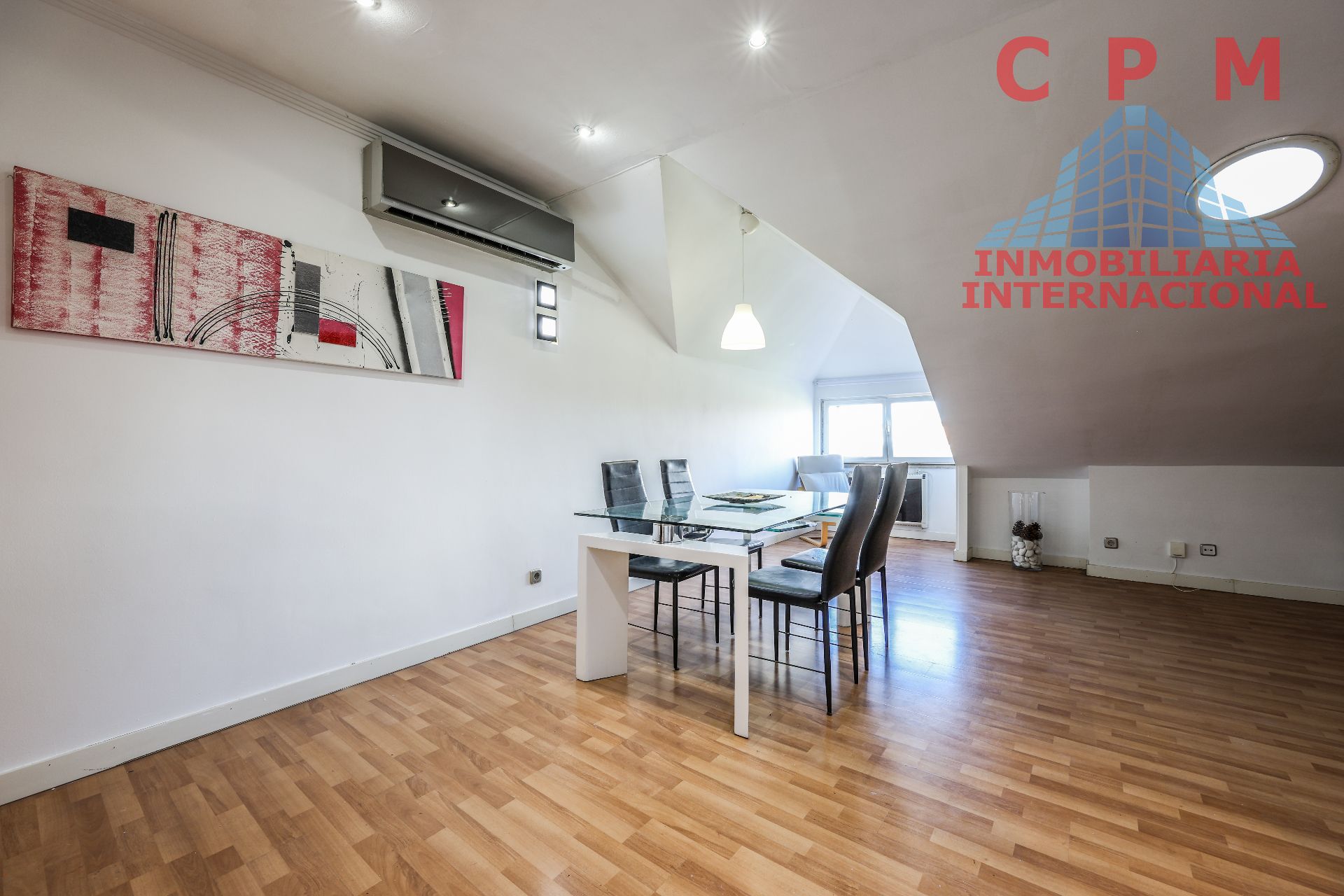 Living room of Flat to rent in  Madrid Capital  with Air Conditioner, Heating and Parquet flooring