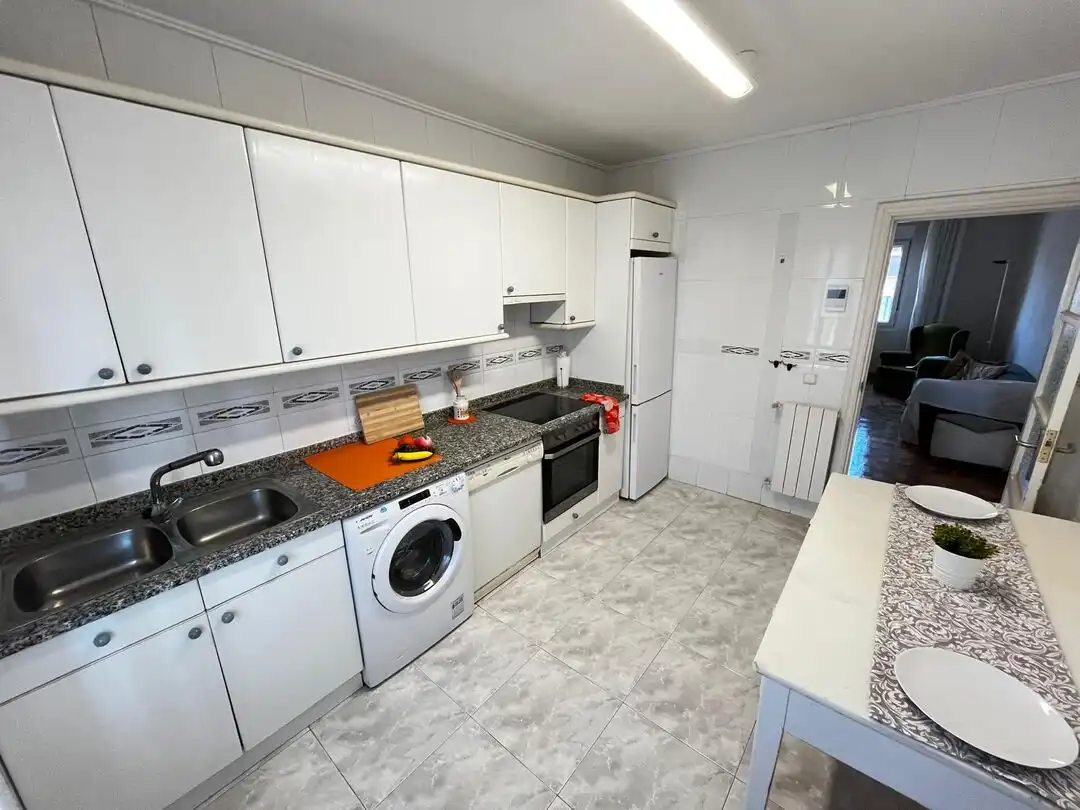 Cocina de Piso en venta en  Pamplona / Iruña con Calefacción