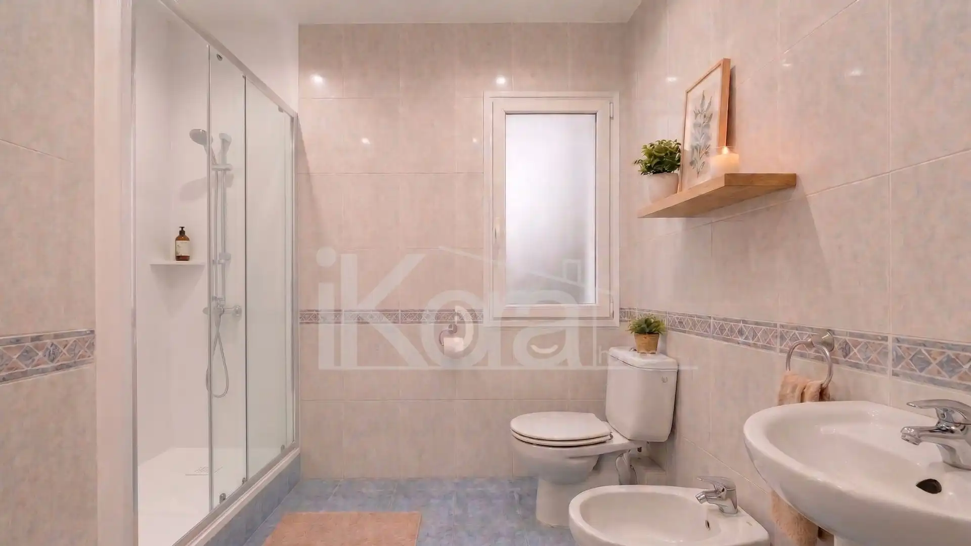 Bathroom of Flat for sale in Donostia - San Sebastián   with Heating, Storage room and Oven