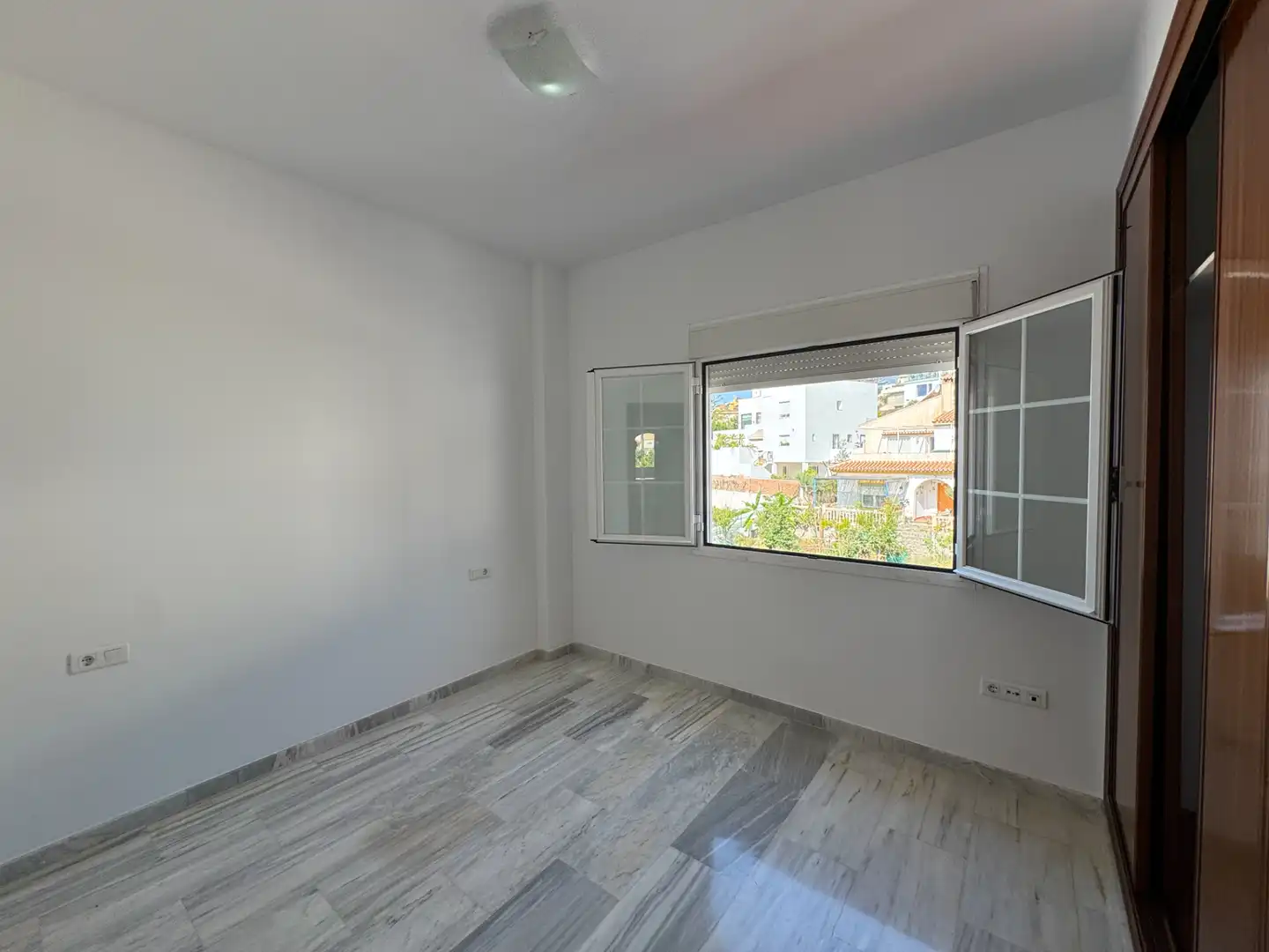 Dormitori de Casa o xalet en venda en Rincón de la Victoria amb Aire condicionat, Jardí privat i Terrassa