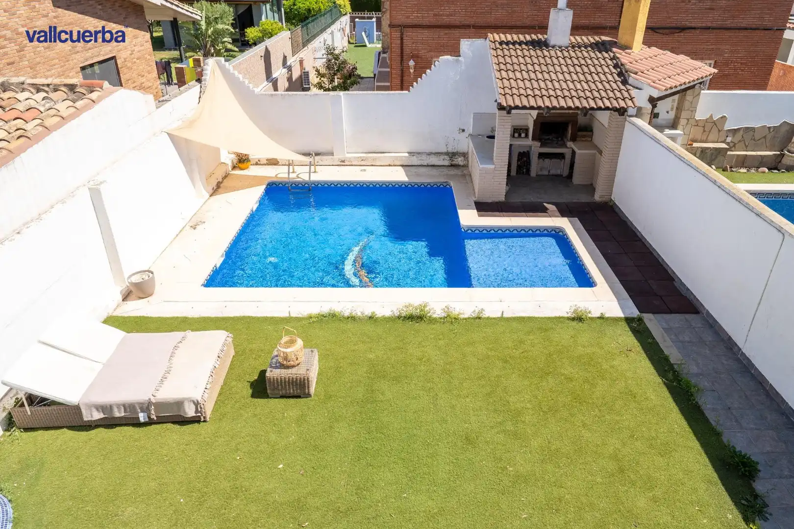 Piscina de Casa adosada en venda en Cambrils amb Aire condicionat, Calefacció i Jardí privat