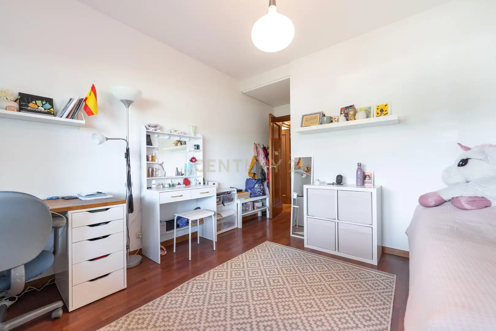 Bedroom of Apartments for rent in Pozuelo de Alarcón  with Oven, Washing machine and Microwave