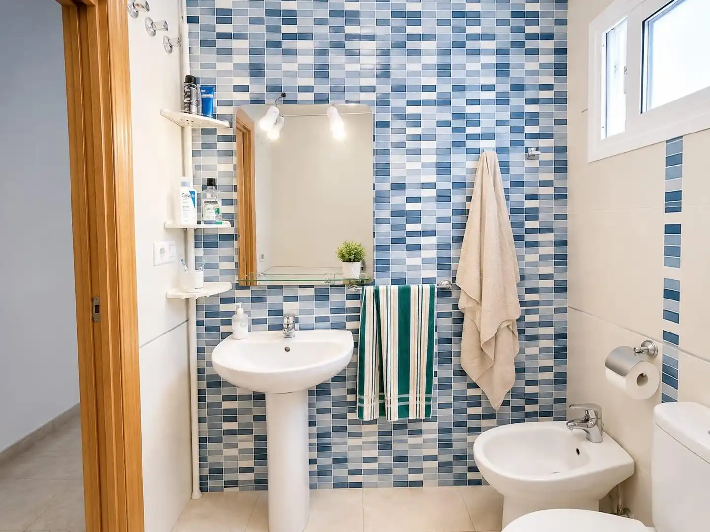 Baño de Apartamento en venta en Águilas con Amueblado y Balcón