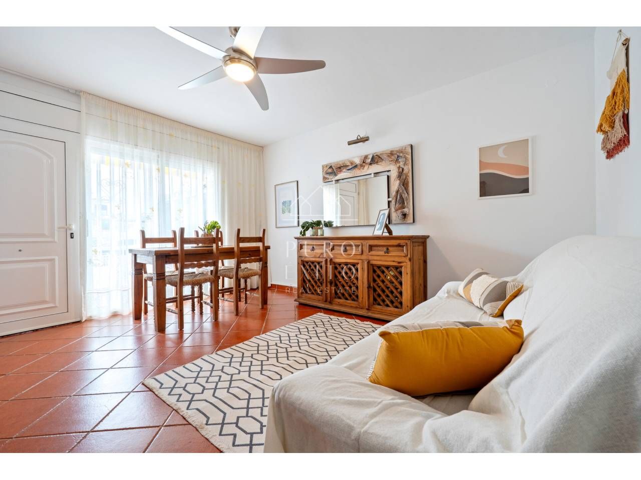 Vista exterior de Casa o xalet en venda en Cambrils amb Jardí privat