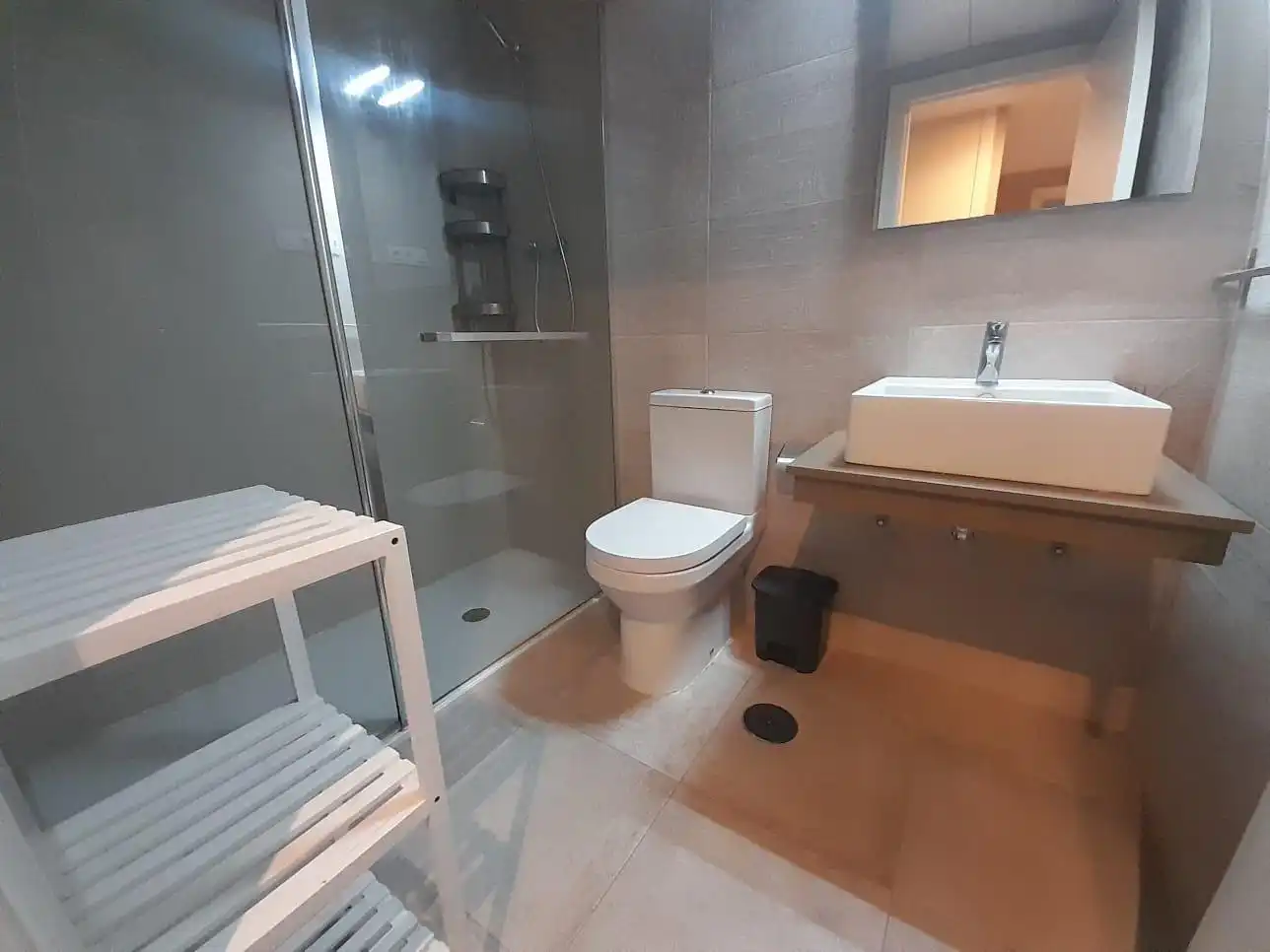 Bathroom of Flat for sale in Málaga  with Air Conditioner, Private garden and Terrace