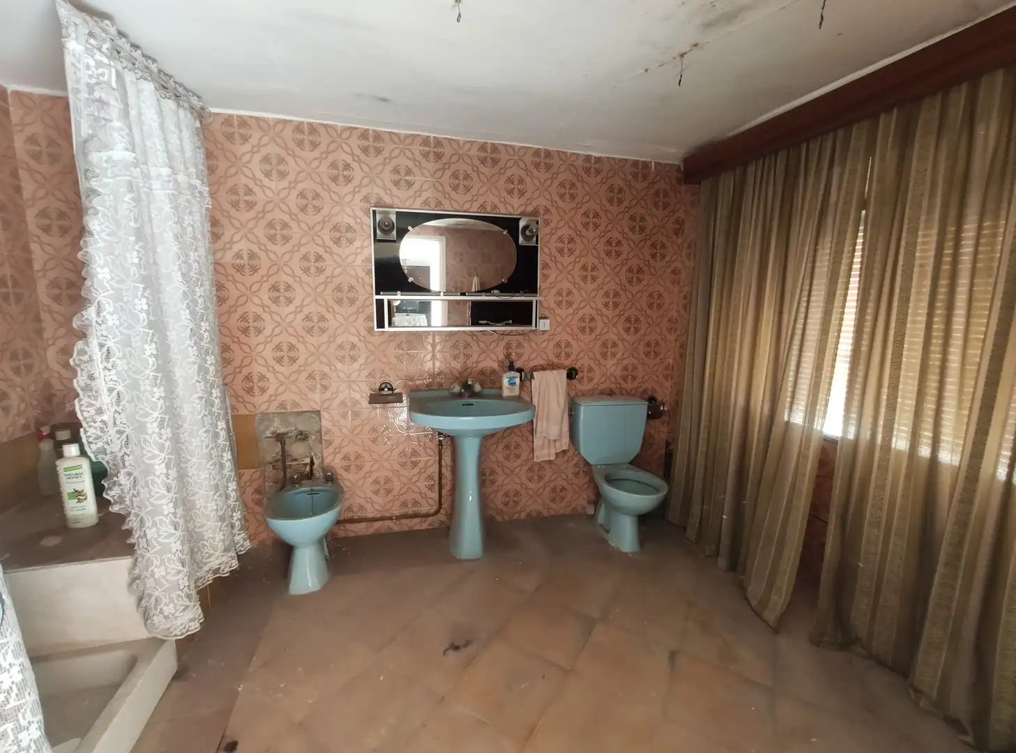 Baño de Casa o chalet en venta en Quintanar de la Orden con Parquet y Trastero