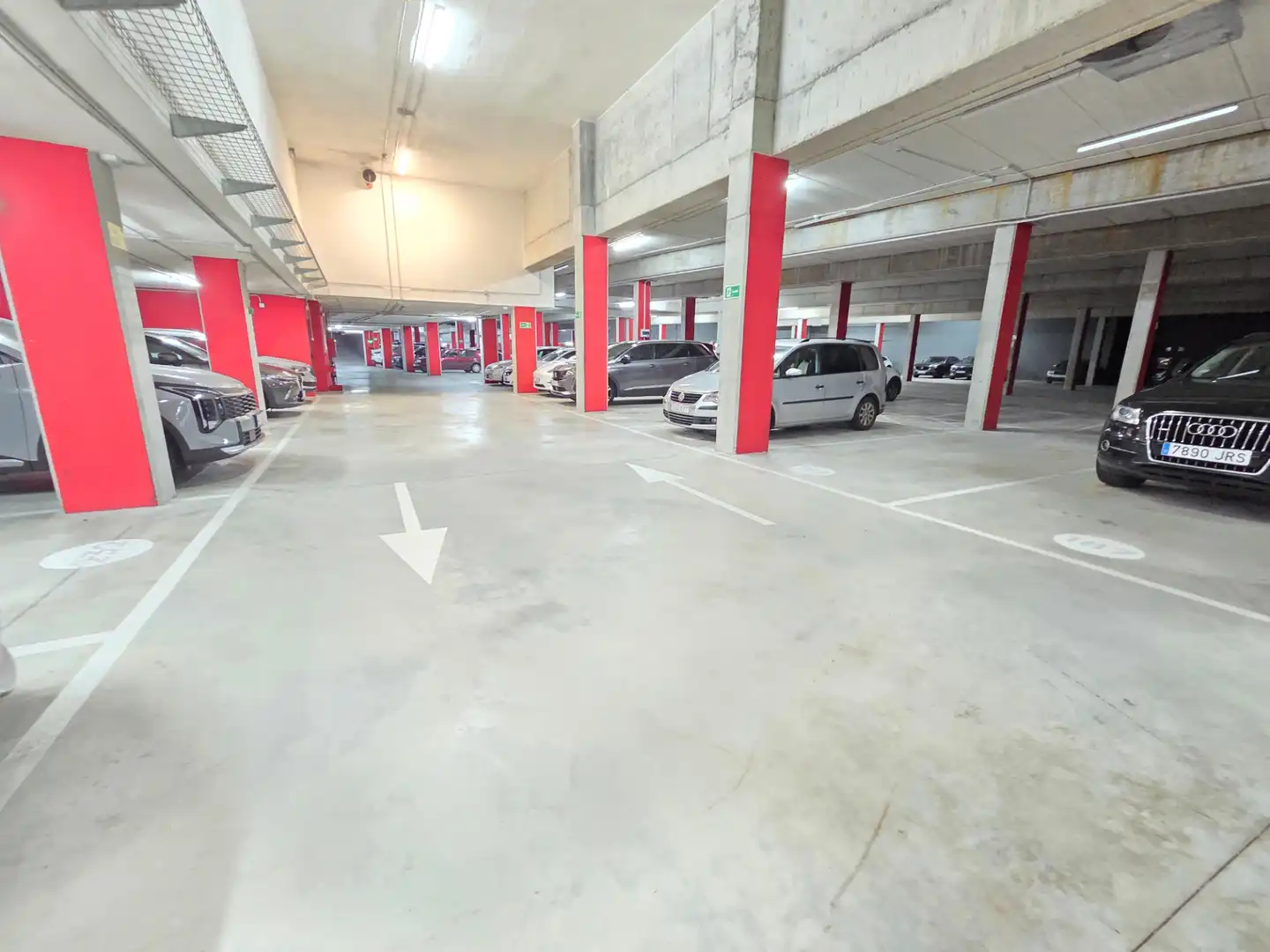 Parking de Piso en venta en Bilbao  con Calefacción, Jardín privado y Parquet
