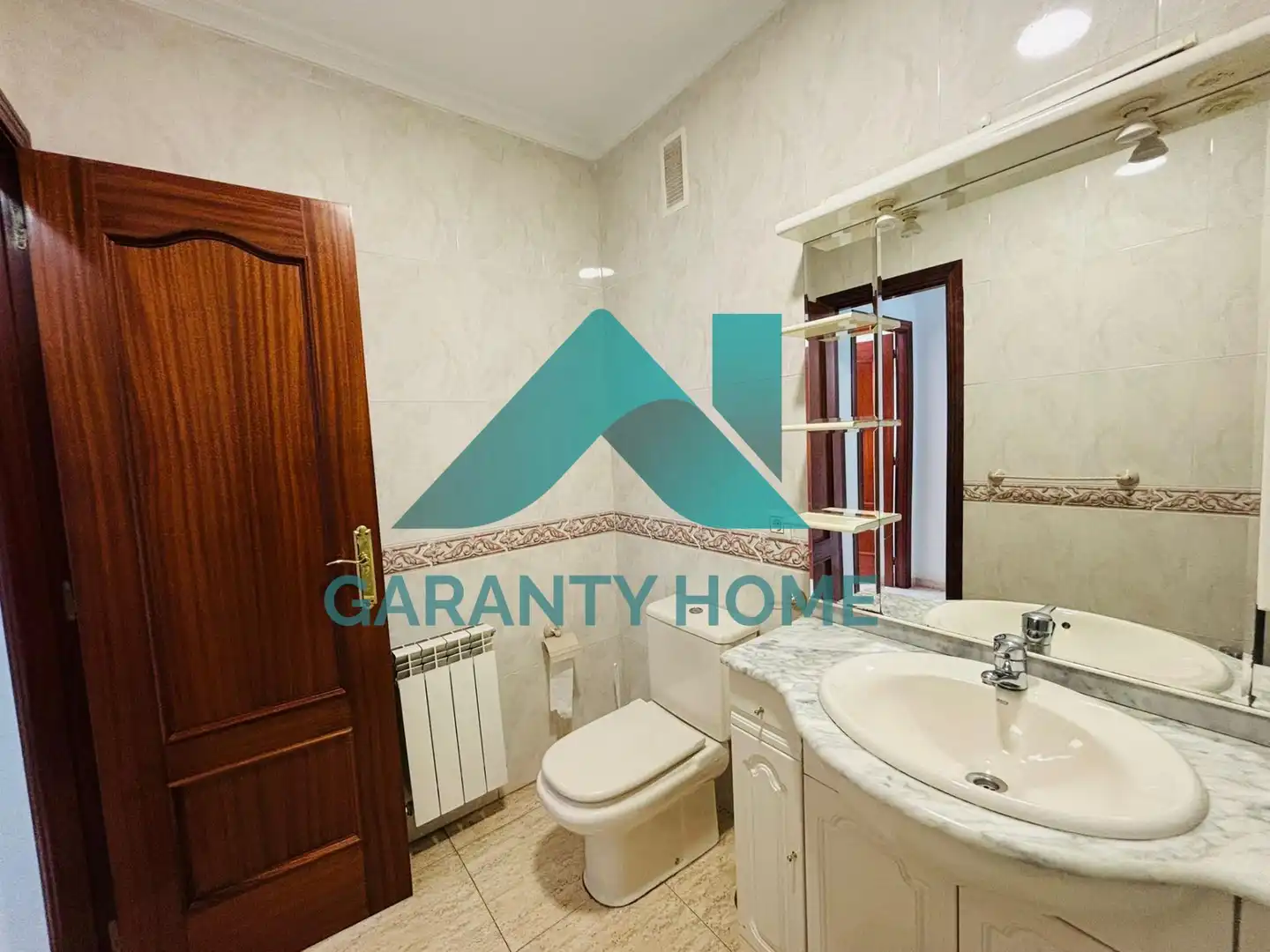Bathroom of Flat for rent in Cáceres  with Air Conditioner, Heating and Terrace