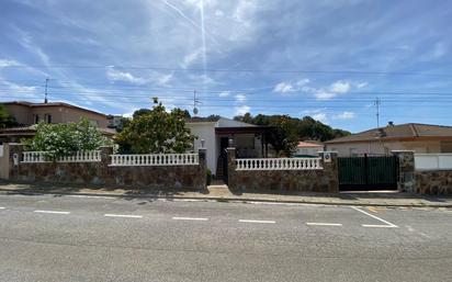 Vista exterior de Casa o xalet en venda en Calafell amb Balcó