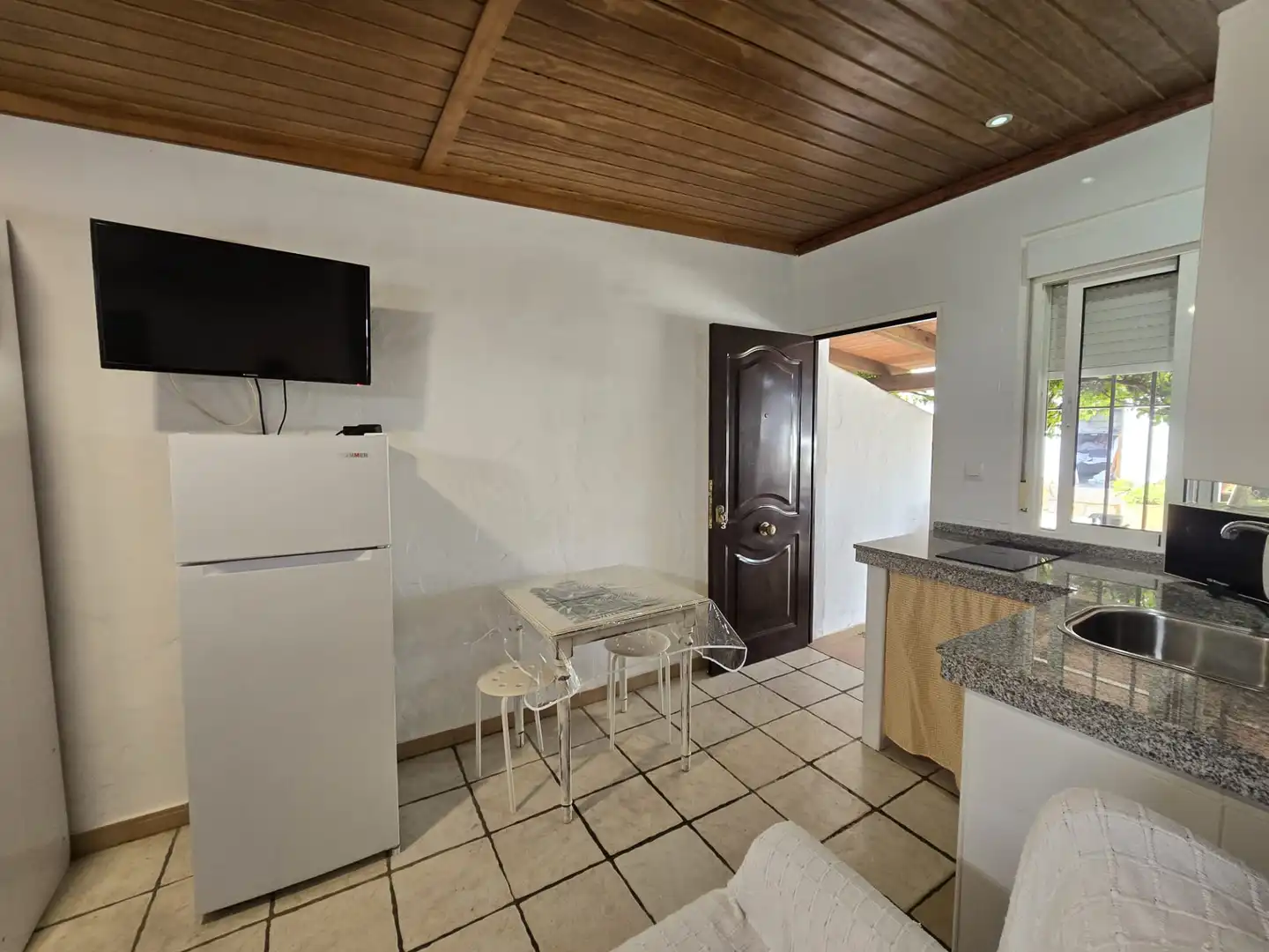 Studio with pool to rent in Carril Mayorazgo Alto 84, imagen 6