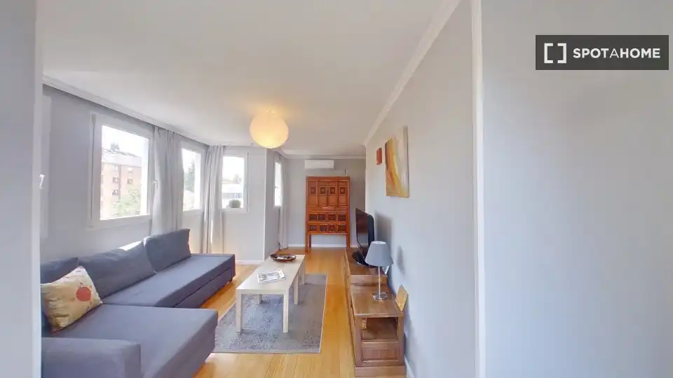 Living room of Flat for rent in Madrid  with Air Conditioner, Heating and Furnished
