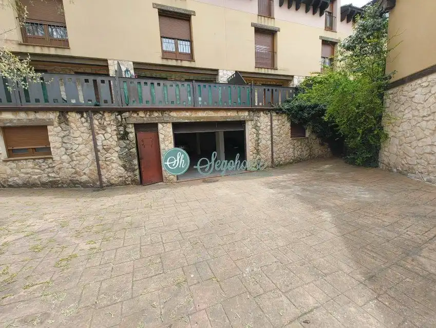 Vista exterior de Piso en venta en Grajera con Calefacción y Trastero