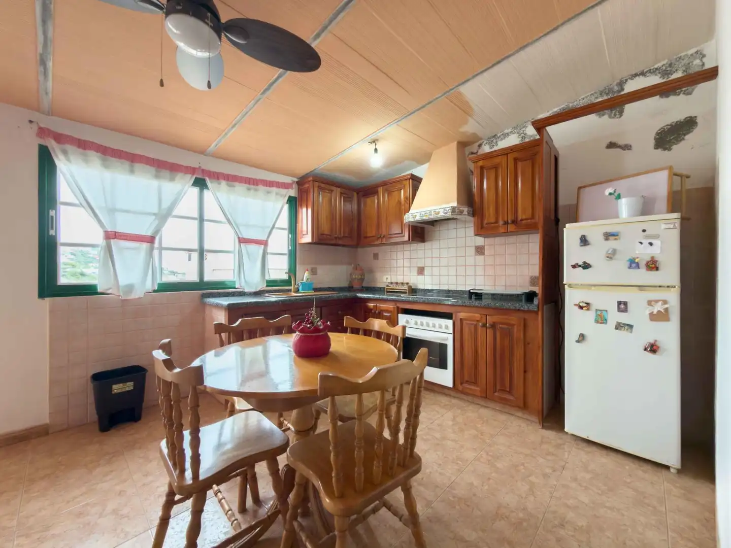 Cuina de Casa o xalet en venda en Icod de los Vinos amb Terrassa, Moblat i Balcó