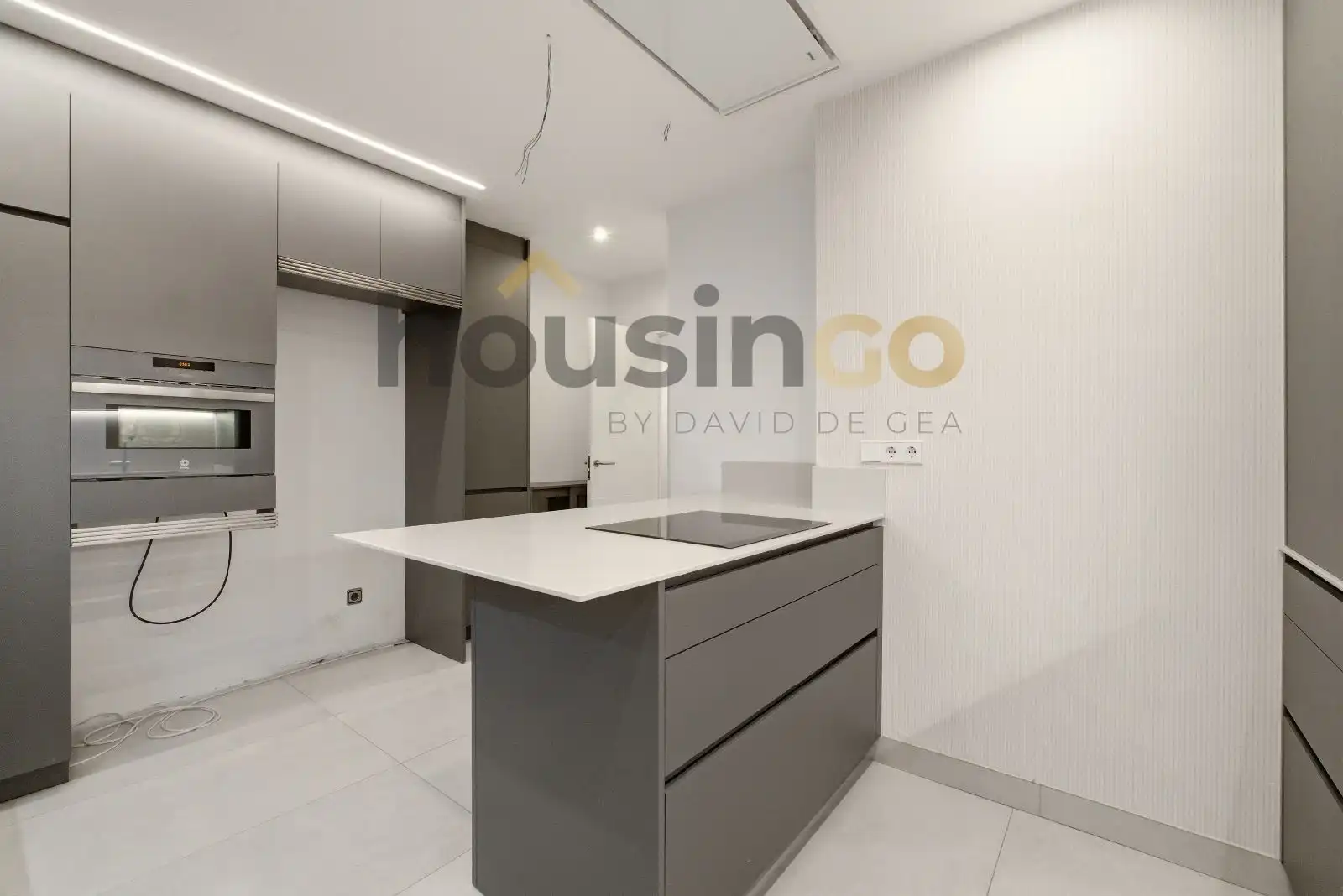 Kitchen of Flat for sale in Madrid  with Air Conditioner, Heating and Storage room
