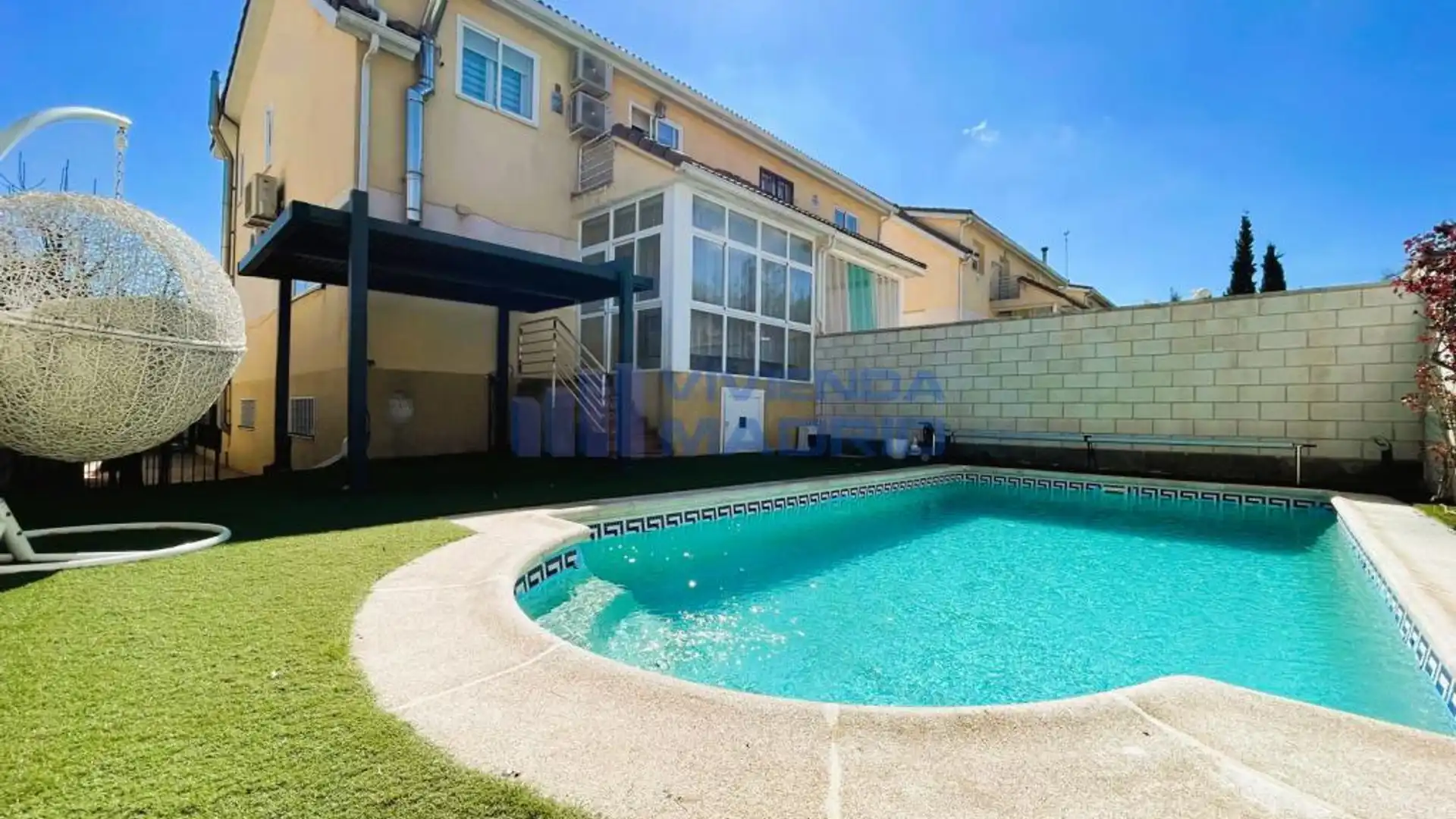 Swimming pool of Houses for sale in Cabanillas del Campo  with Air Conditioner, Heating and Terrace