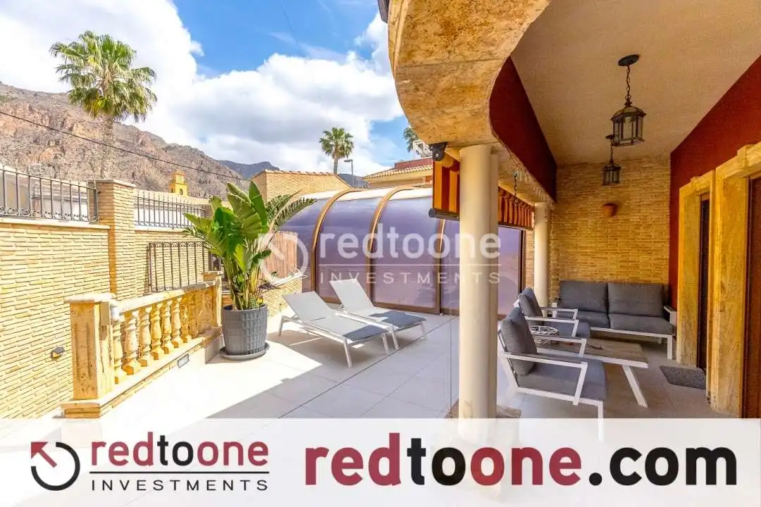 Terrassa de Casa o xalet en venda en Orihuela amb Jardí privat, Terrassa i Piscina