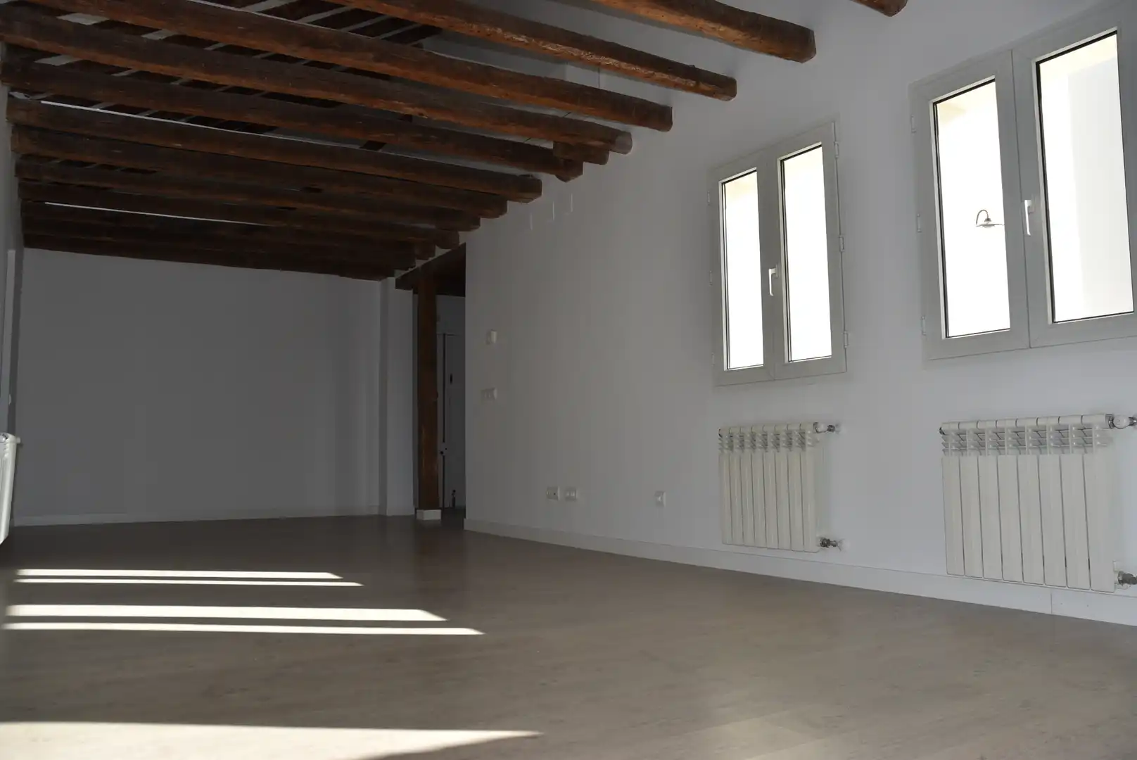 Sala de estar de Ático de alquiler en Madrid con Aire acondicionado, Calefacción y Parquet