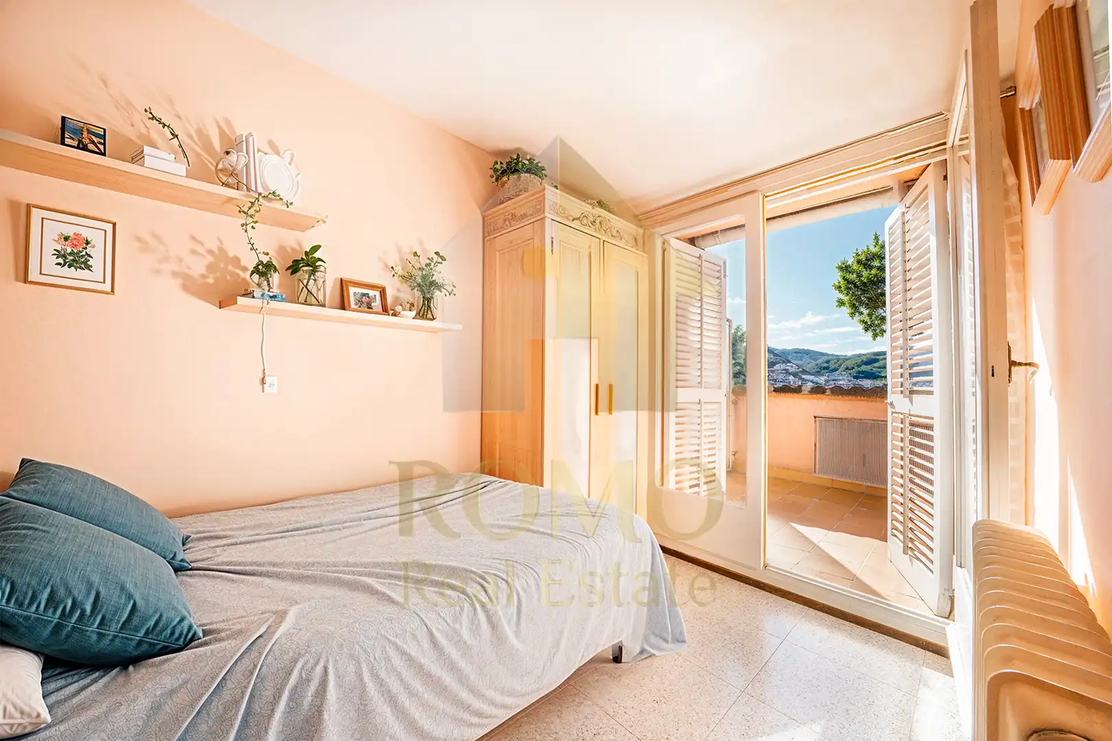 Habitación de Casa adosada en venta en Sant Fost de Campsentelles con Calefacción, Jardín privado y Terraza