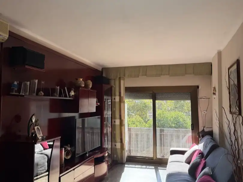 Sala d'estar de Pis en venda en Badalona amb Aire condicionat, Terrassa i Balcó