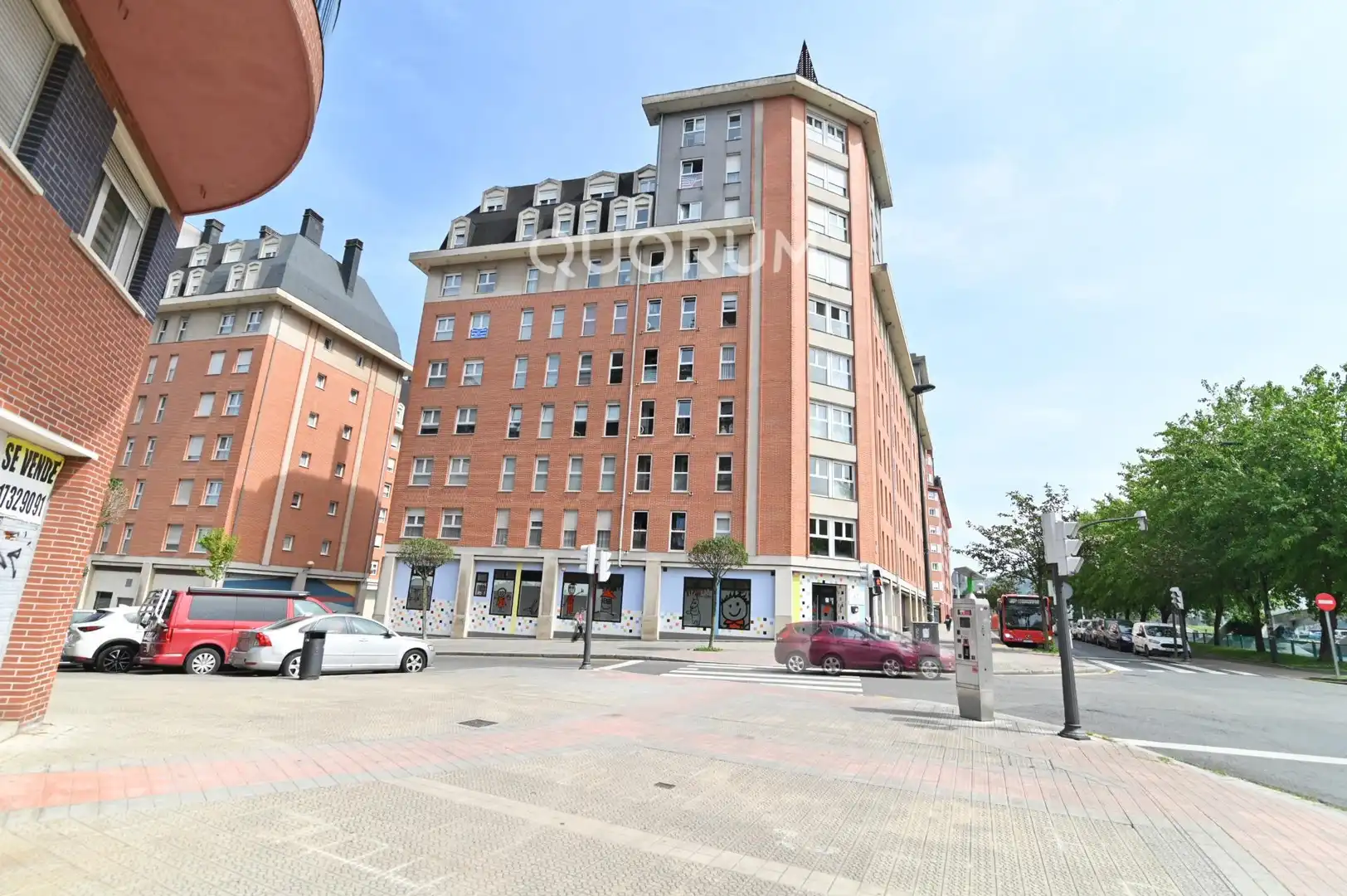 Vista exterior de Pis en venda en Bilbao  amb Calefacció, Traster i Moblat
