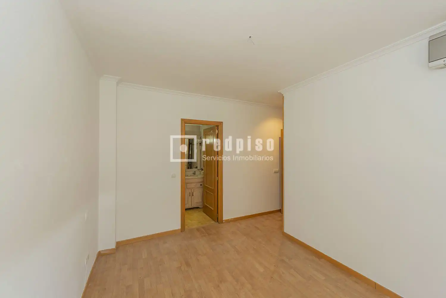 Schlafzimmer von Wohnung zum Verkauf in Pinto mit Klimaanlage, Heizung und Privatgarten