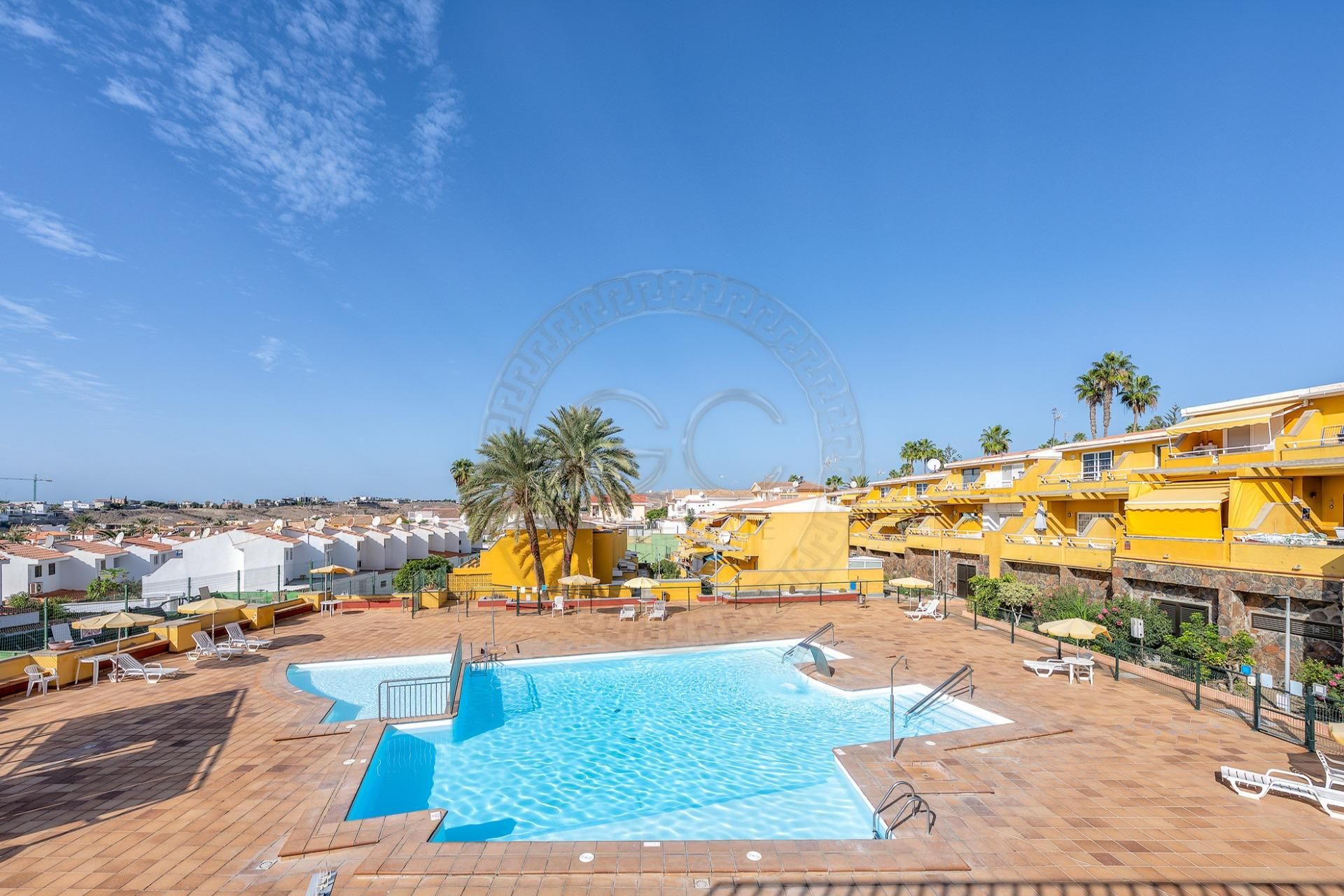 Vista exterior de Dúplex en venda en San Bartolomé de Tirajana amb Aire condicionat, Terrassa i Balcó