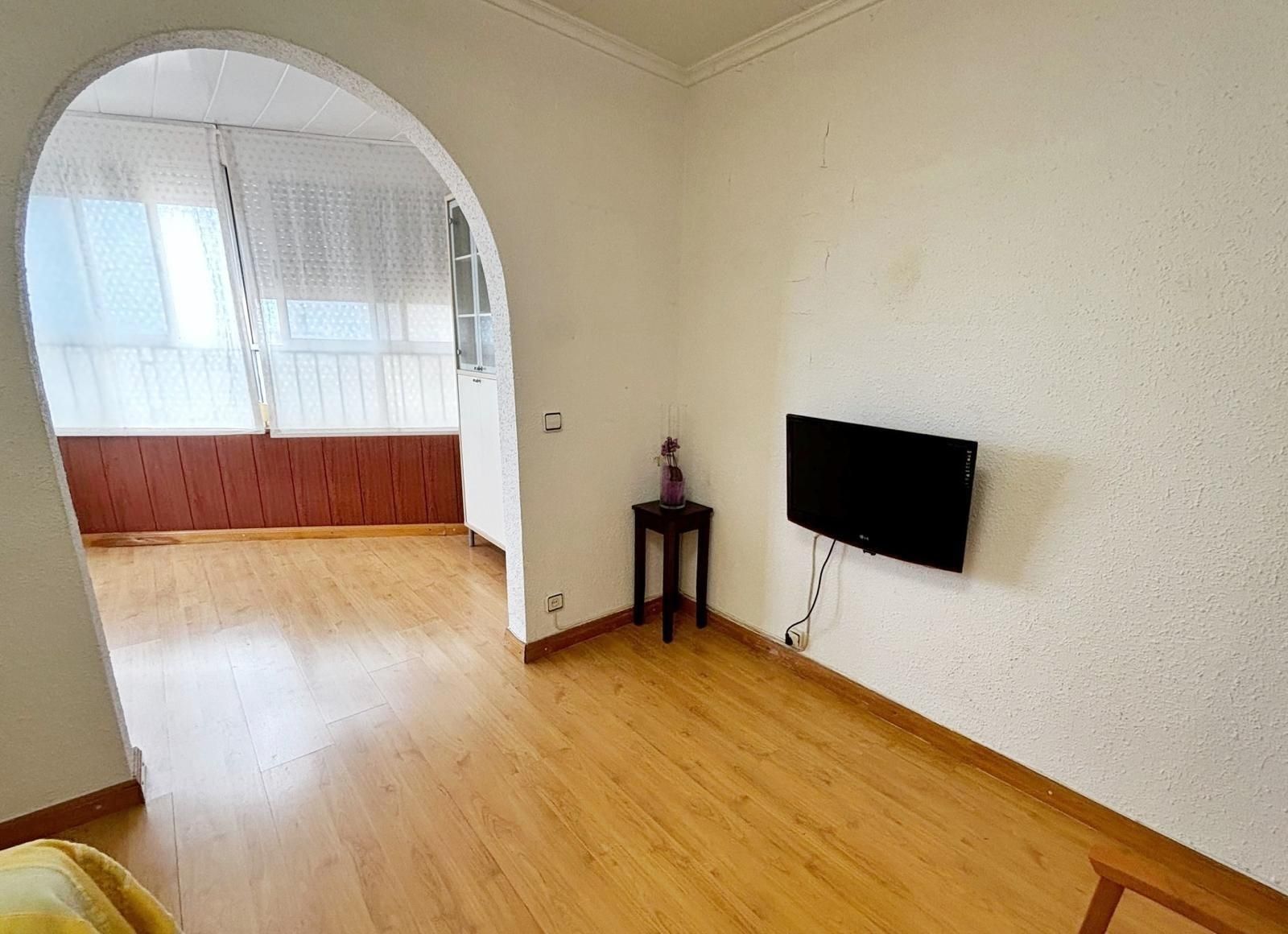 Living room of Attic to rent in L'Hospitalet de Llobregat  with Parquet flooring and Terrace