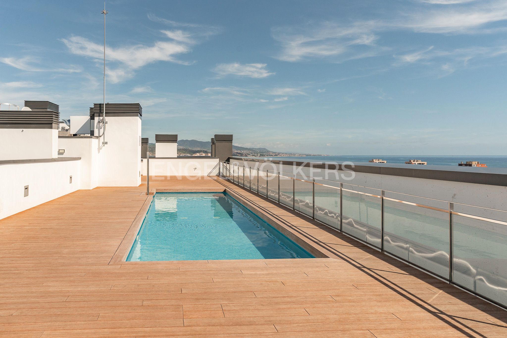 Swimming pool of Apartment to rent in Badalona  with Air Conditioner, Heating and Parquet flooring