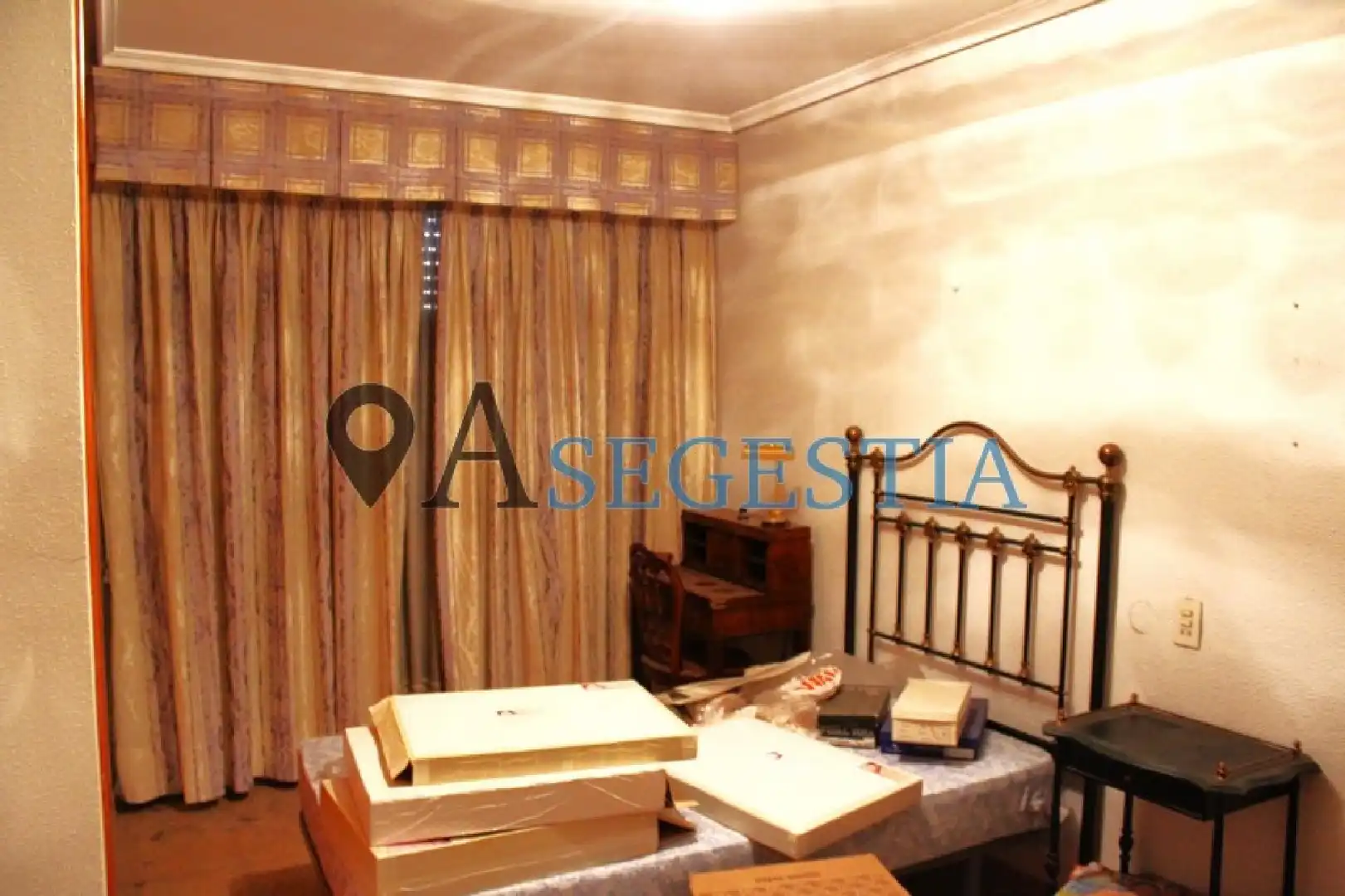Flat for sale in Hospital - Plaza del Real