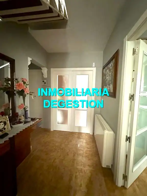 Dormitori de Casa o xalet en venda en Linares amb Aire condicionat, Calefacció i Jardí privat