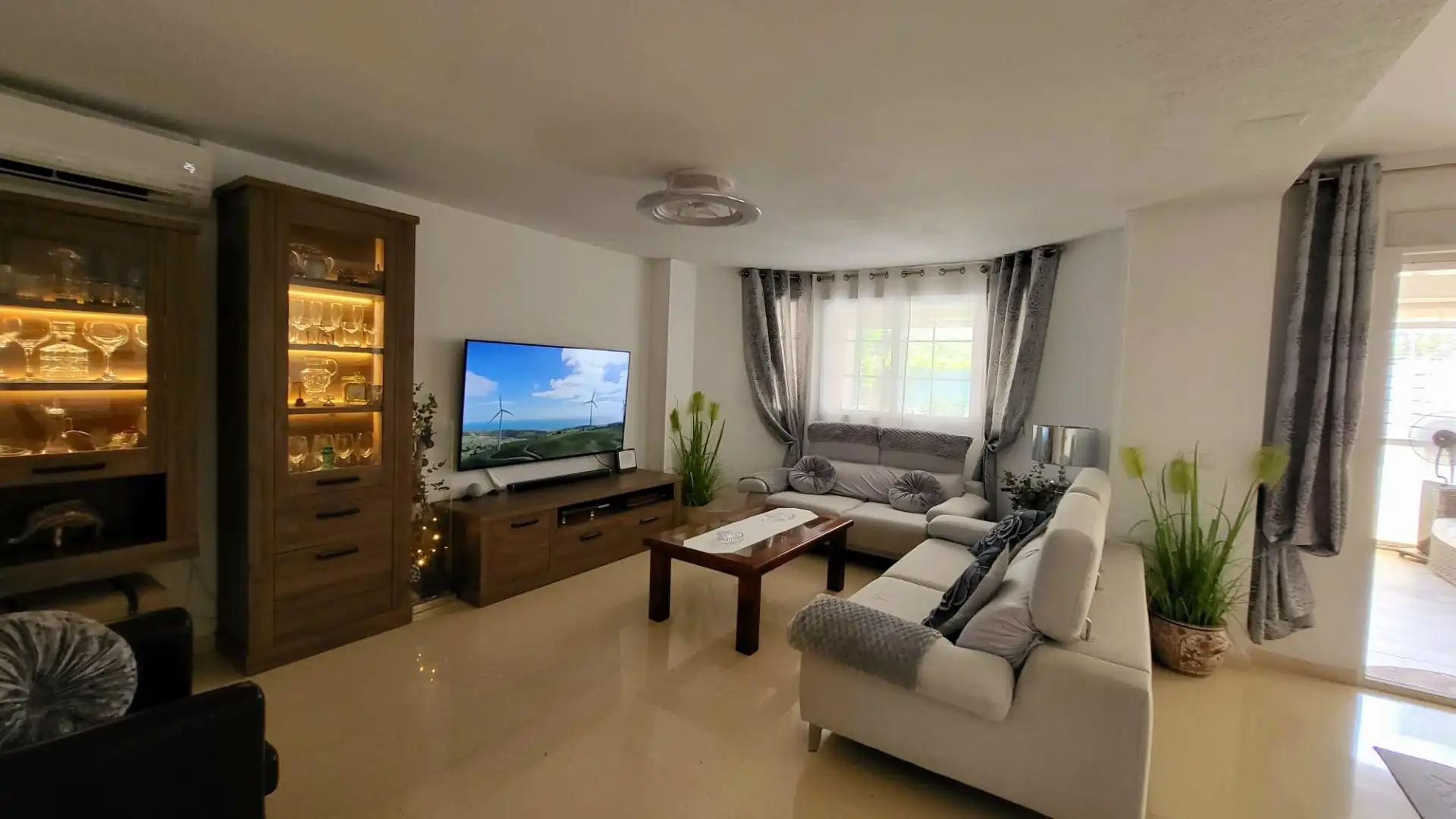 Sala d'estar de Casa adosada en venda en Sant Joan d'Alacant