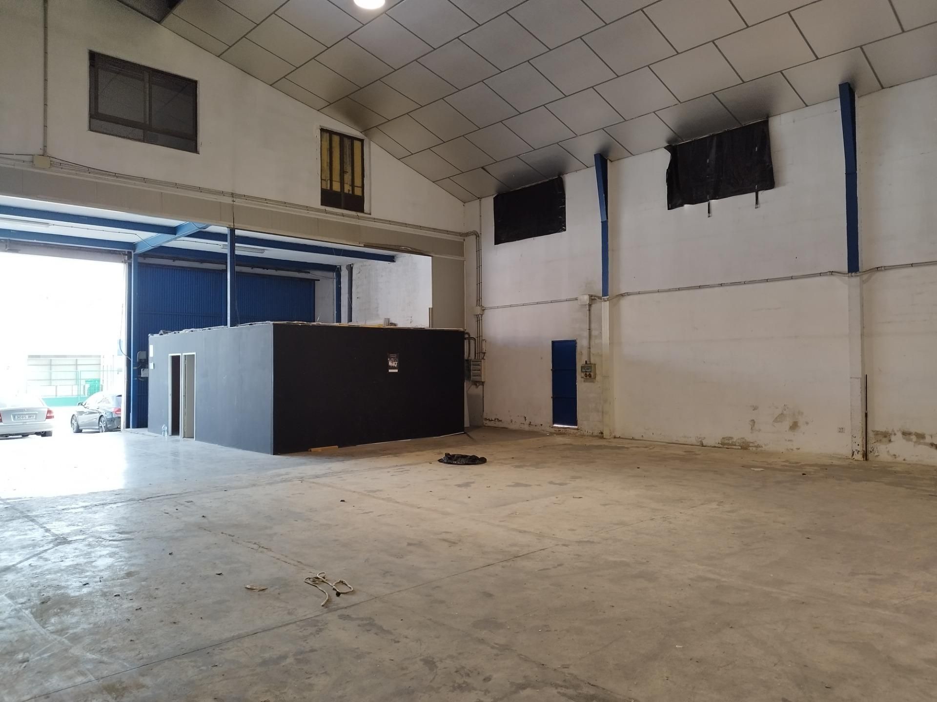 Industrial buildings for rent in Manises