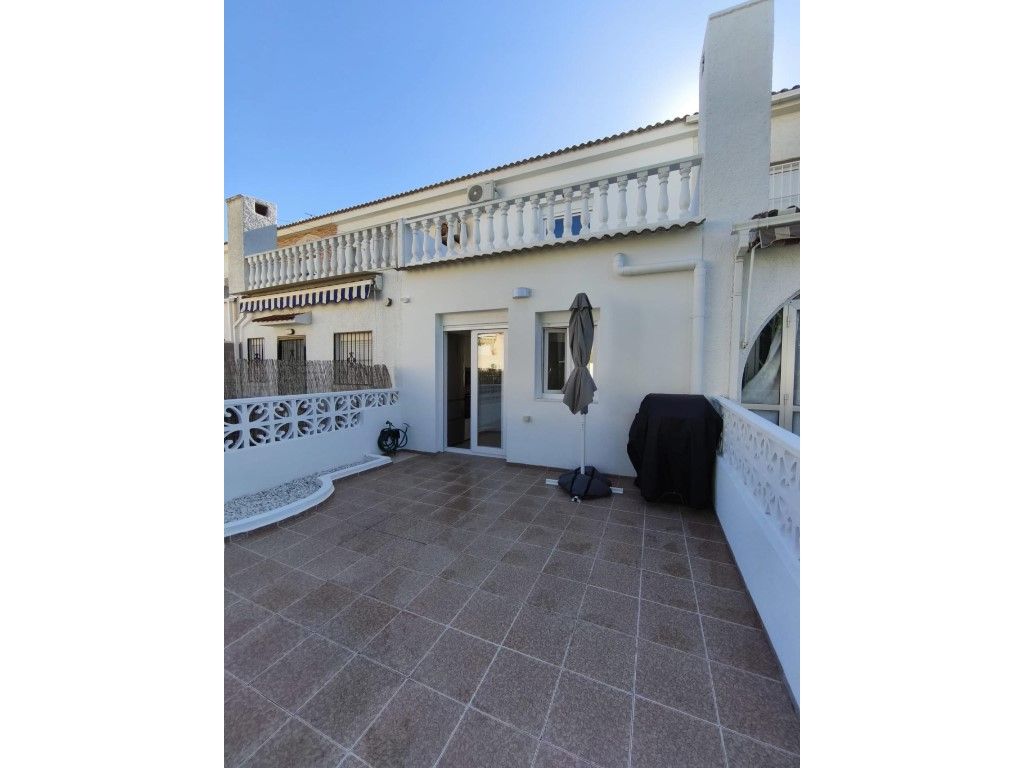 Exterior view of Single-family semi-detached for sale in Torrevieja  with Air Conditioner, Private garden and Furnished