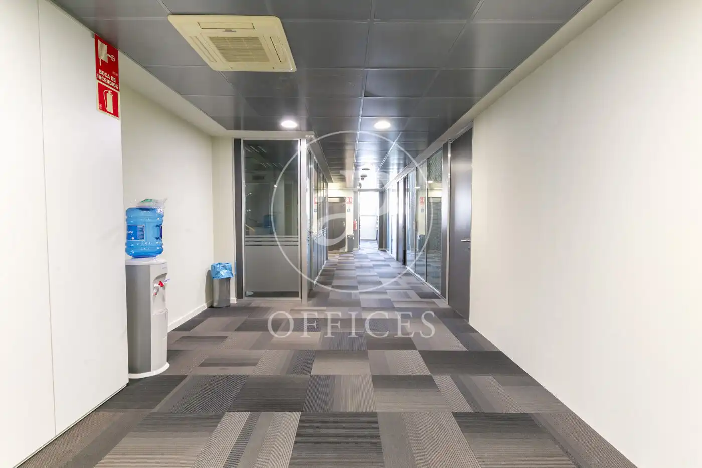 Büro zur Miete in Badalona mit Klimaanlage und Heizung