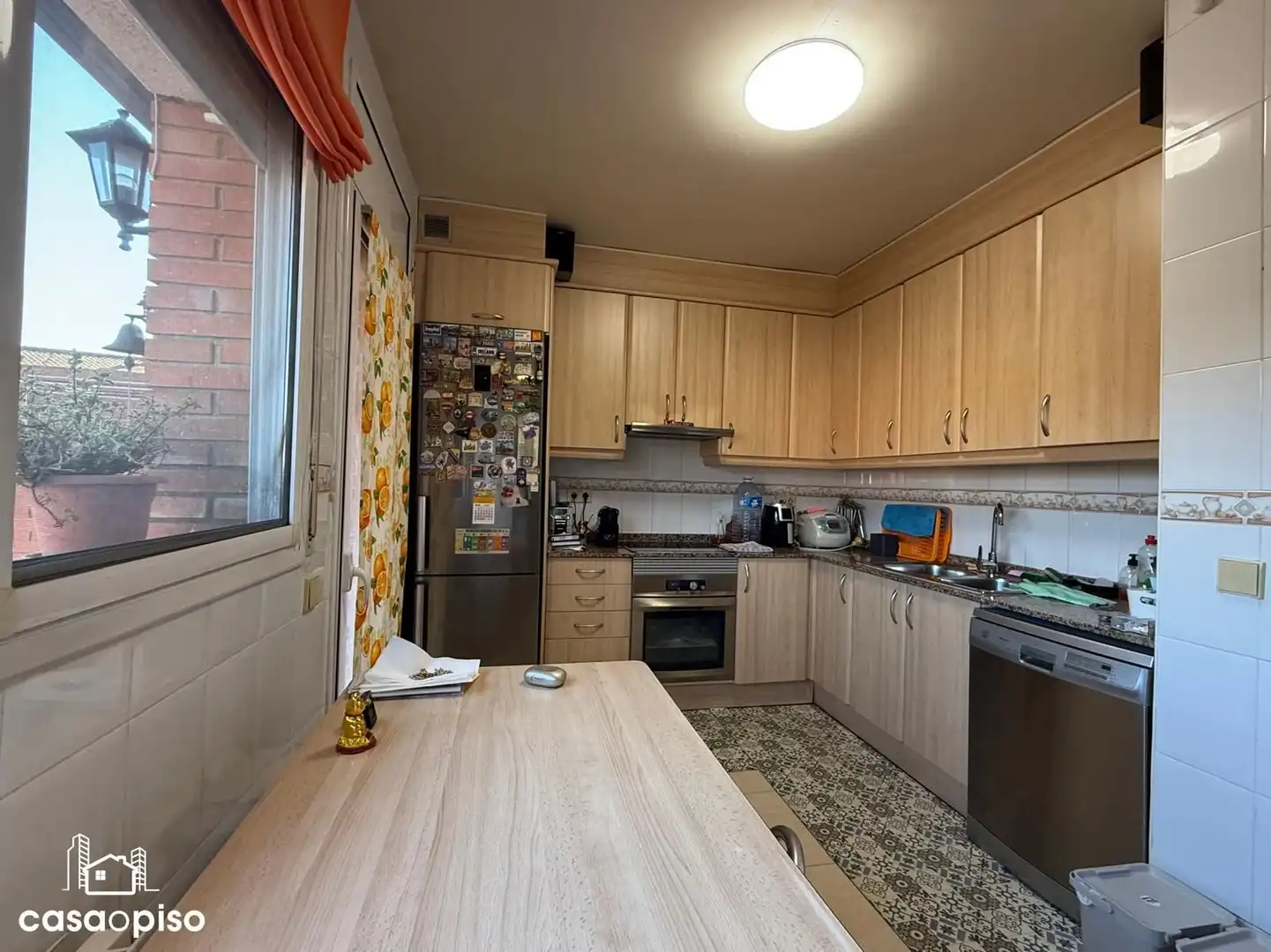 Cocina de Casa adosada en venta en Santa Perpètua de Mogoda con Calefacción y Terraza