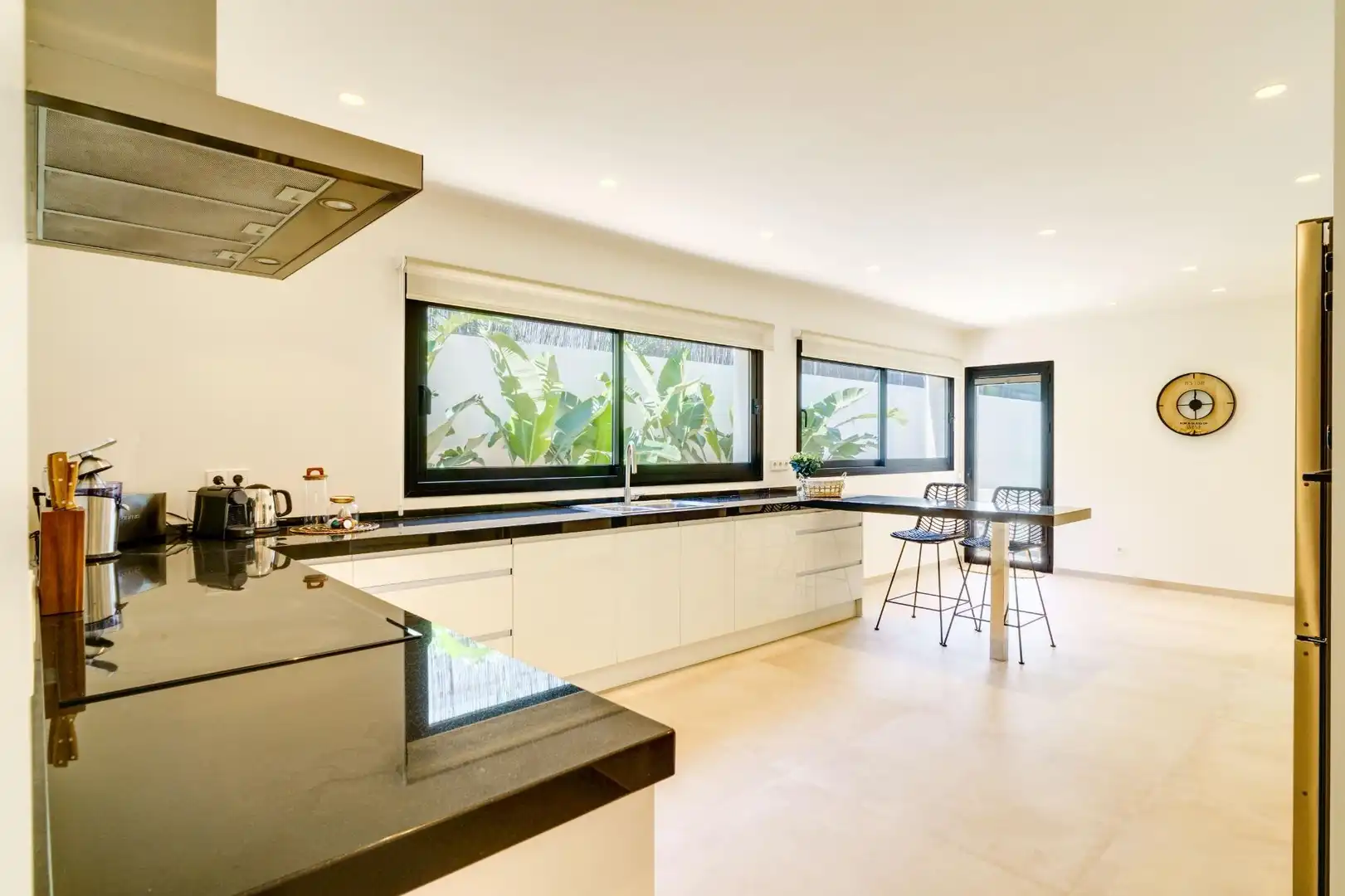Cocina de Casa o chalet en venta en Marbella con Aire acondicionado, Jardín privado y Terraza