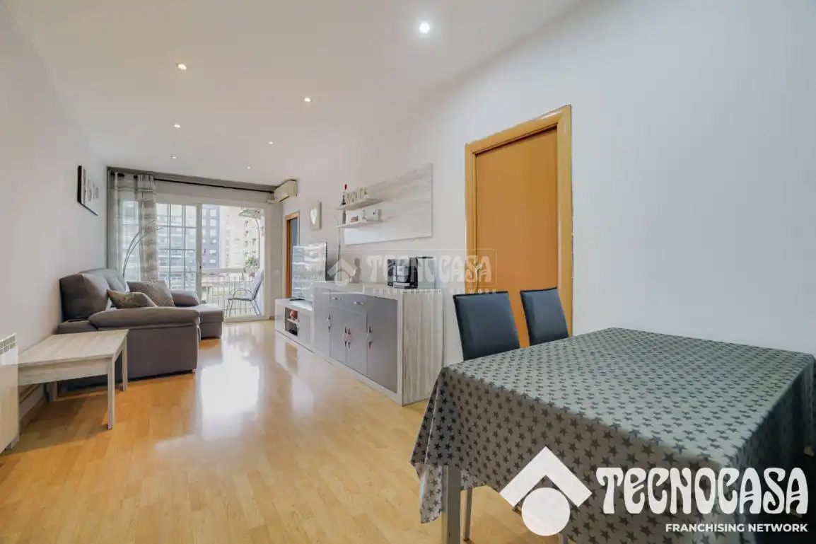 Sala d'estar de Pis en venda en Barcelona amb Aire condicionat, Calefacció i Parquet