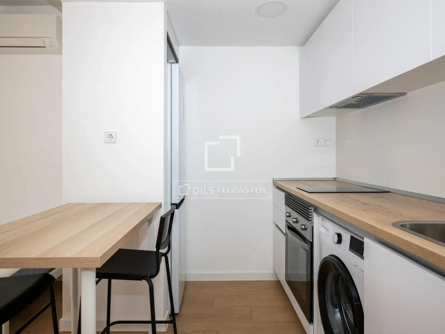 Küche von Wohnung zur Miete in San Sebastián de los Reyes mit Klimaanlage, Heizung und Schwimmbad