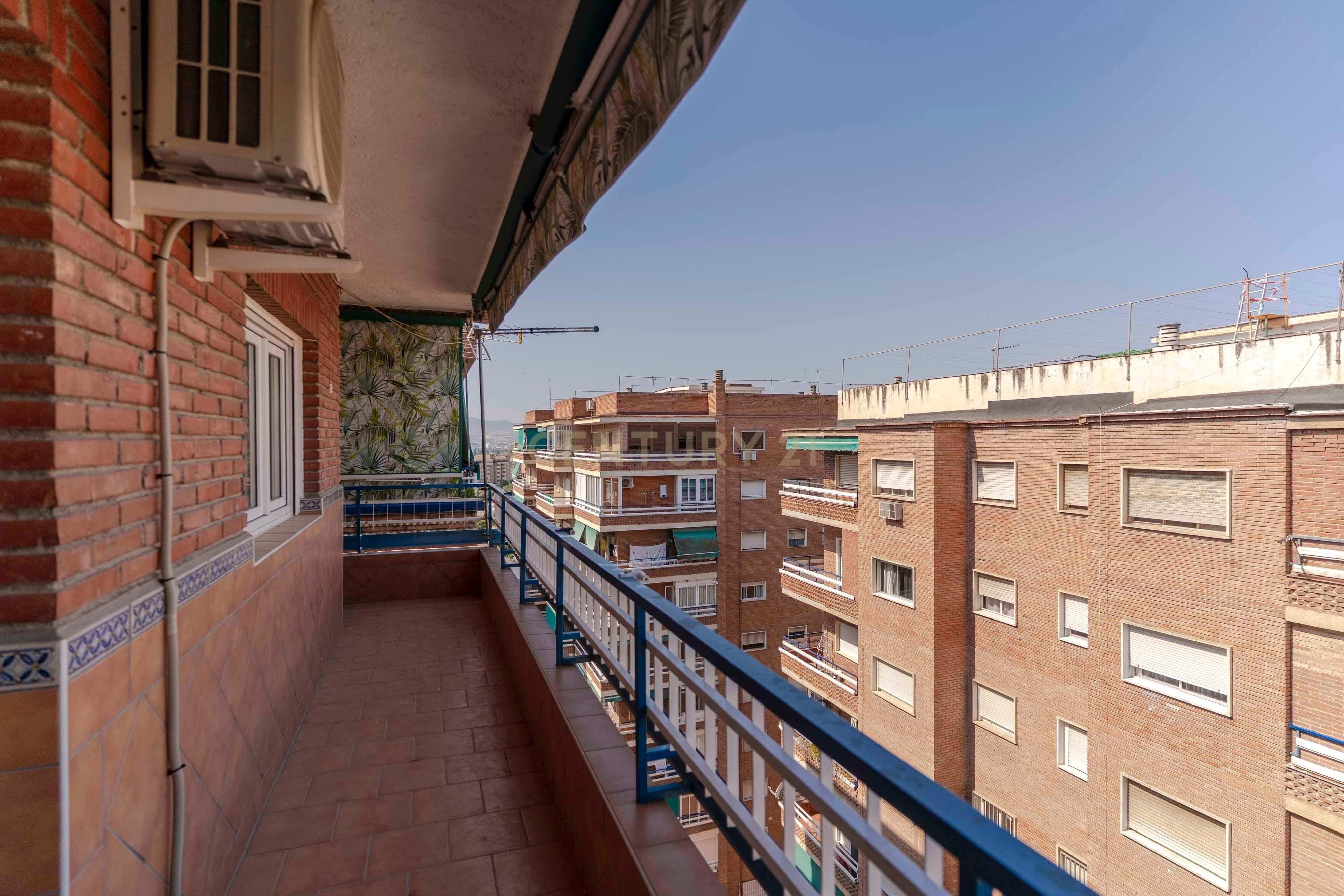 Bedroom of Flat for sale in  Granada Capital  with Air Conditioner, Heating and Terrace
